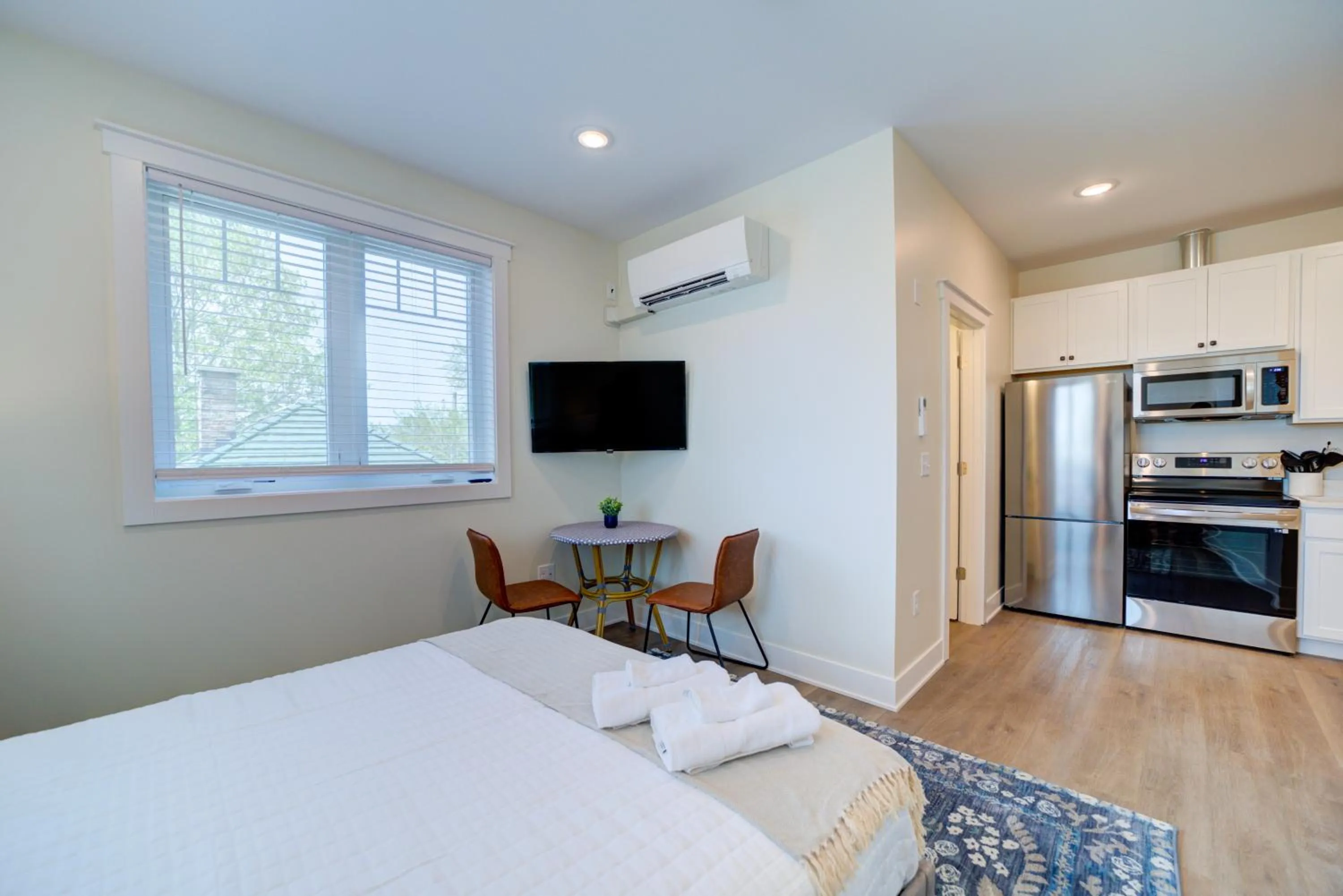 Bed in DreamStay on Clay