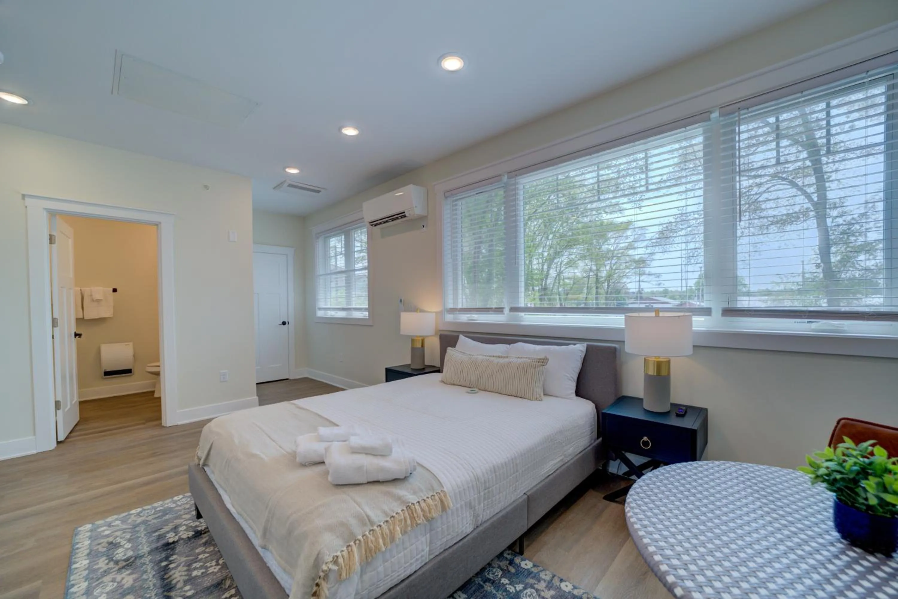 Bed in DreamStay on Clay