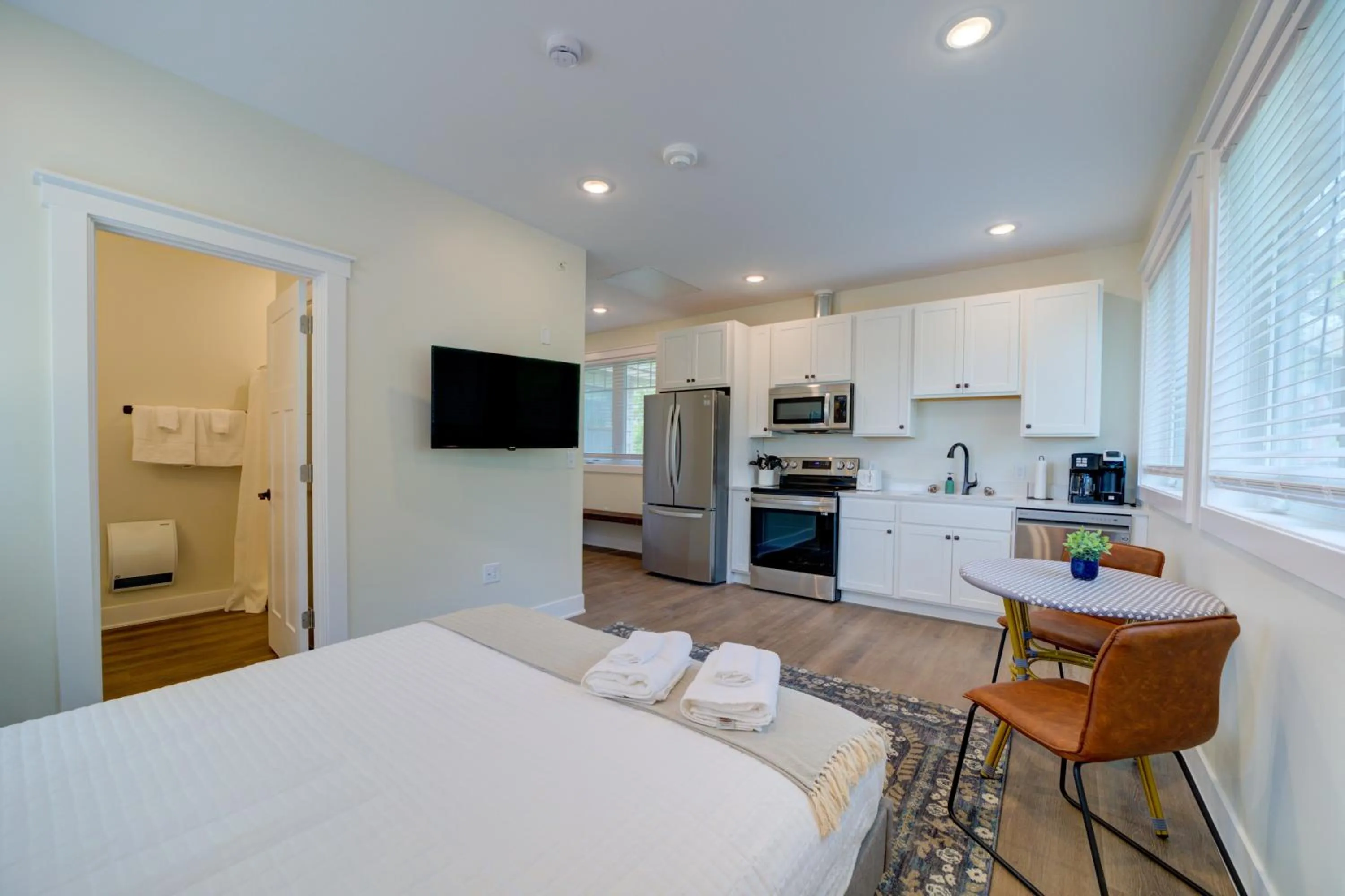 Bed in DreamStay on Clay