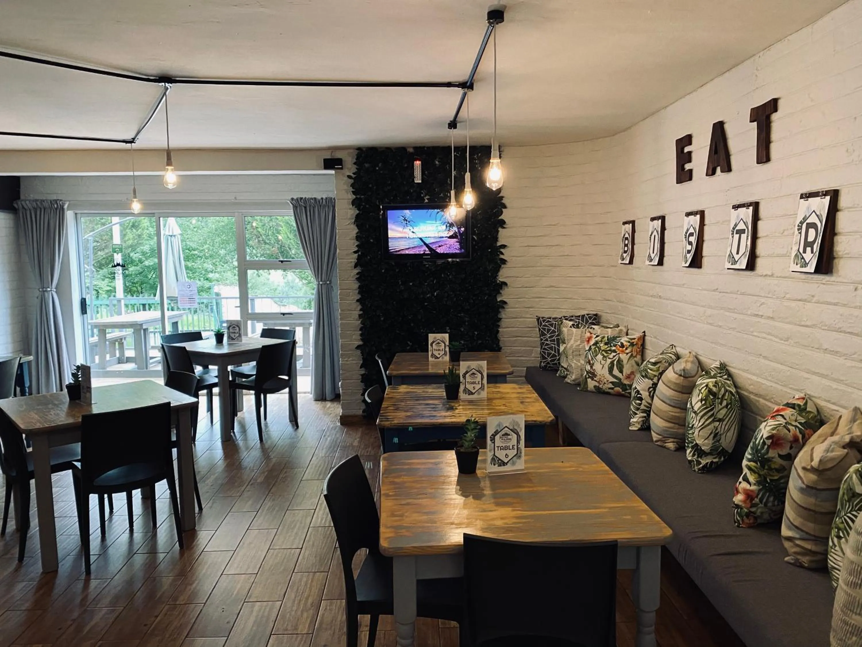 Restaurant/places to eat in Alpine Bed and Breakfast