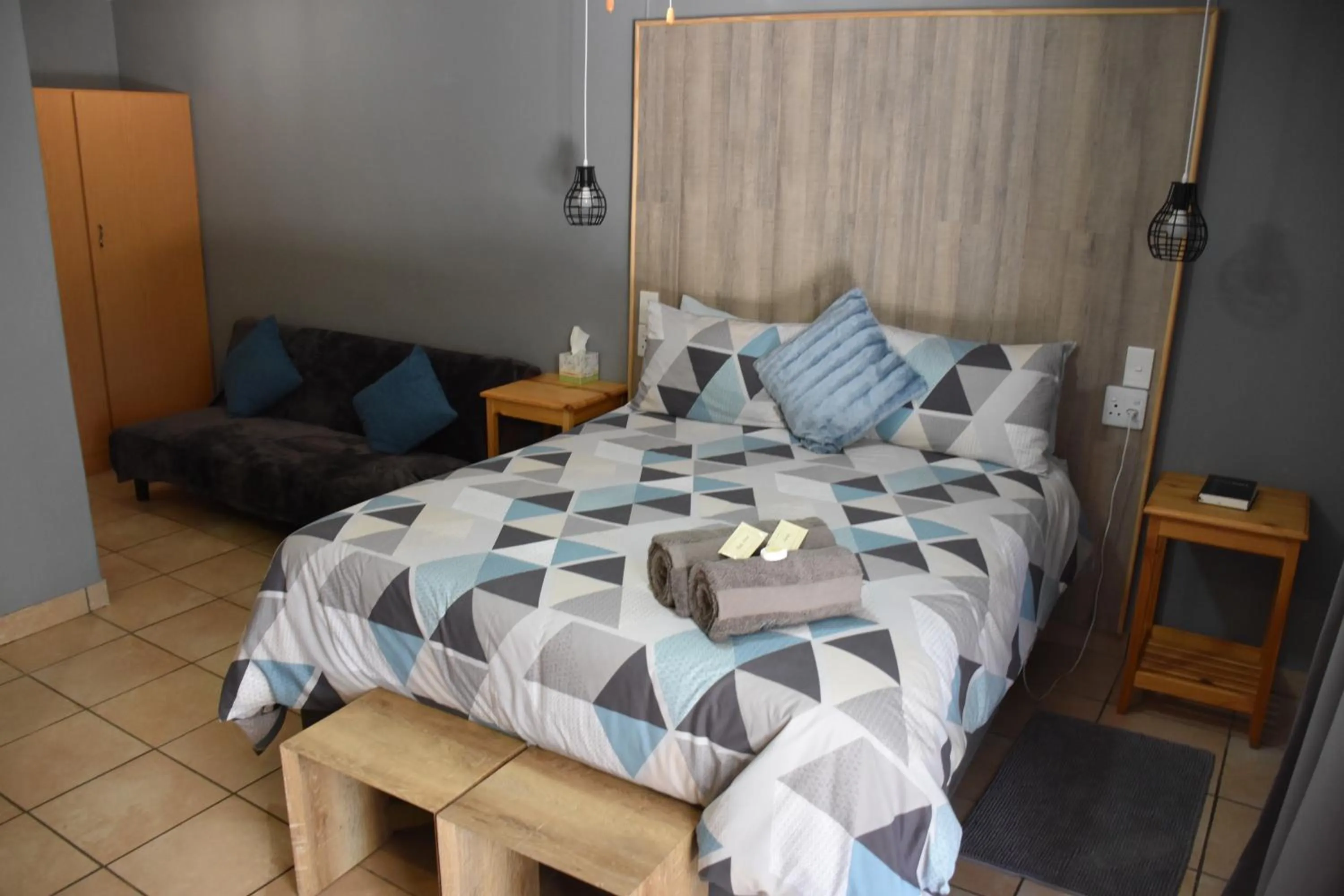 Bed in Alpine Bed and Breakfast