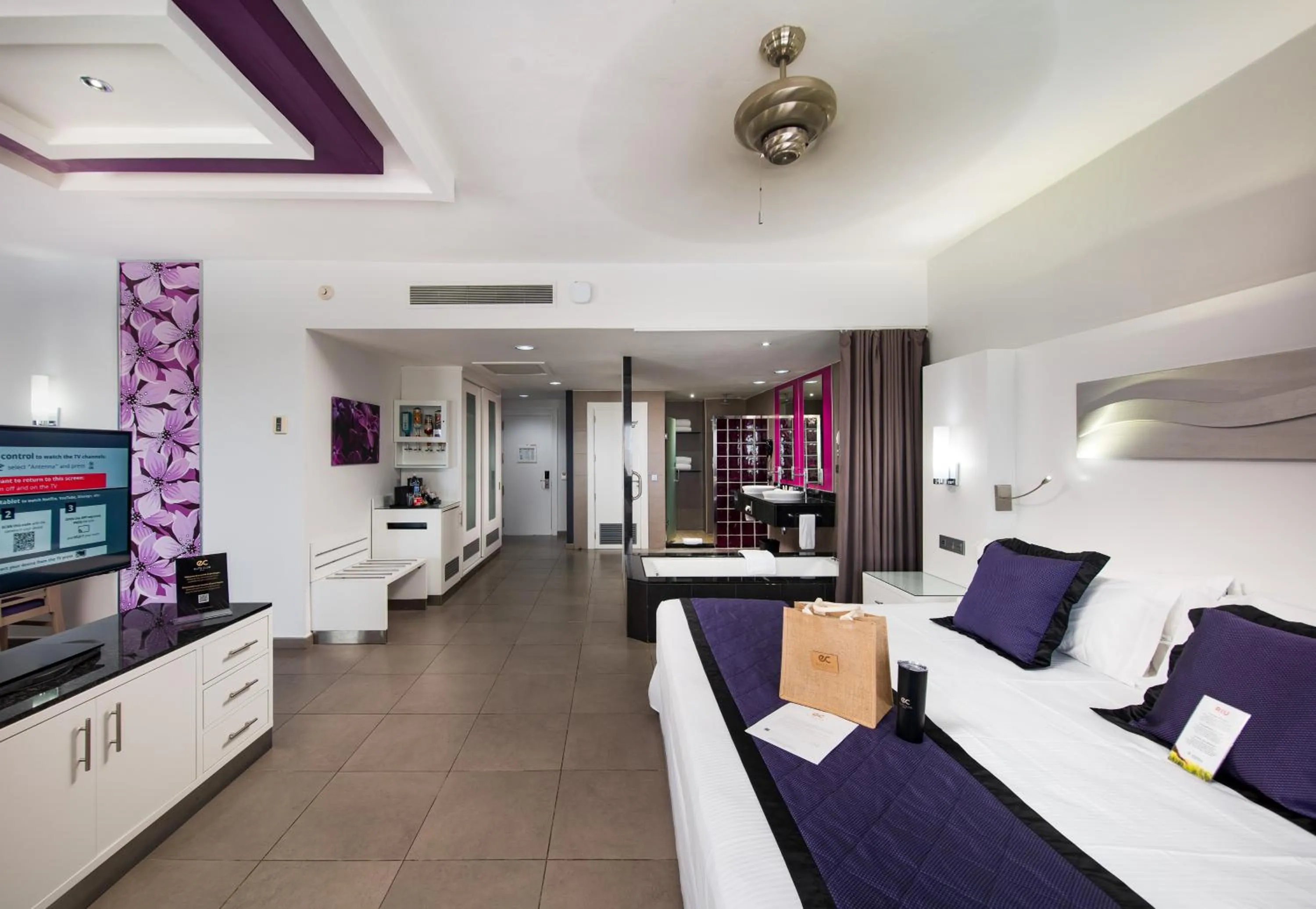 Bed in Riu Palace Jamaica - Adults Only - All Inclusive