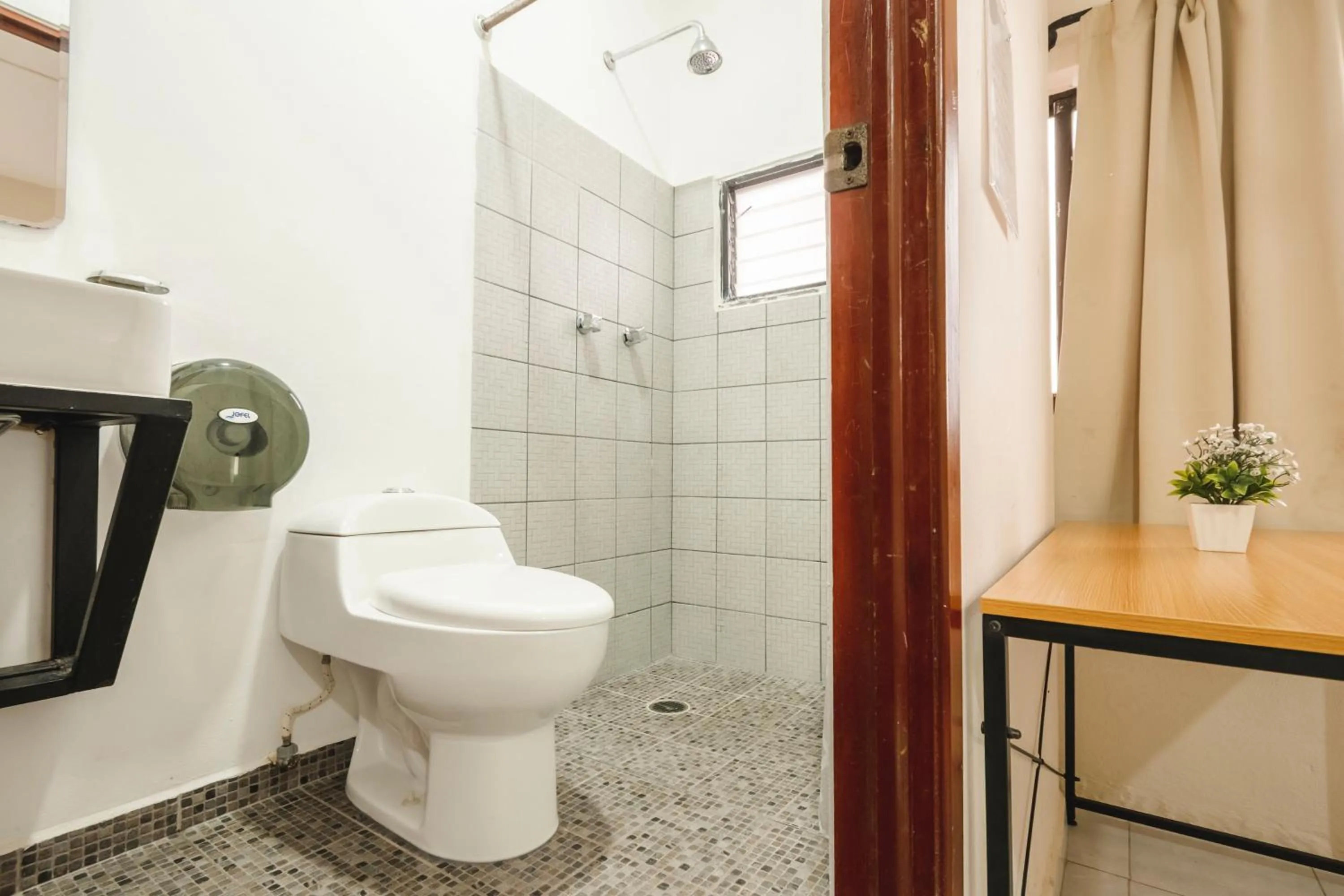 Shower in Hotel Quiam