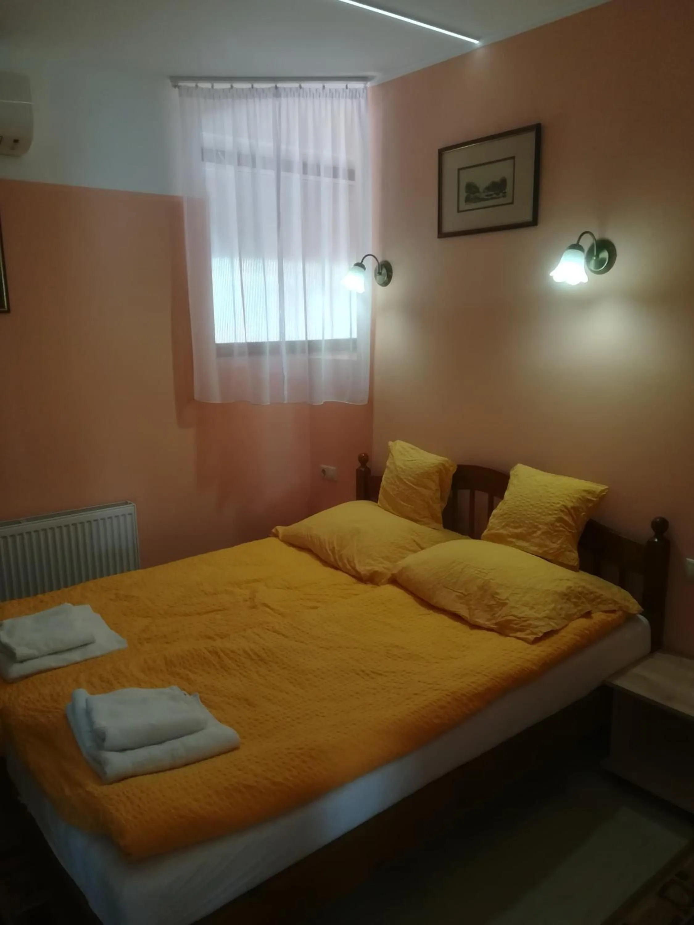 Bed in Pilóta Panzió