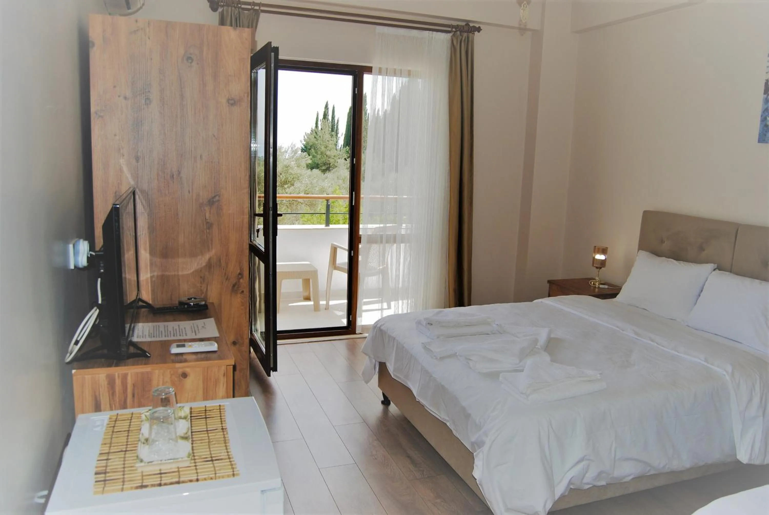 Photo of the whole room in BEYAZ KONAK Güre