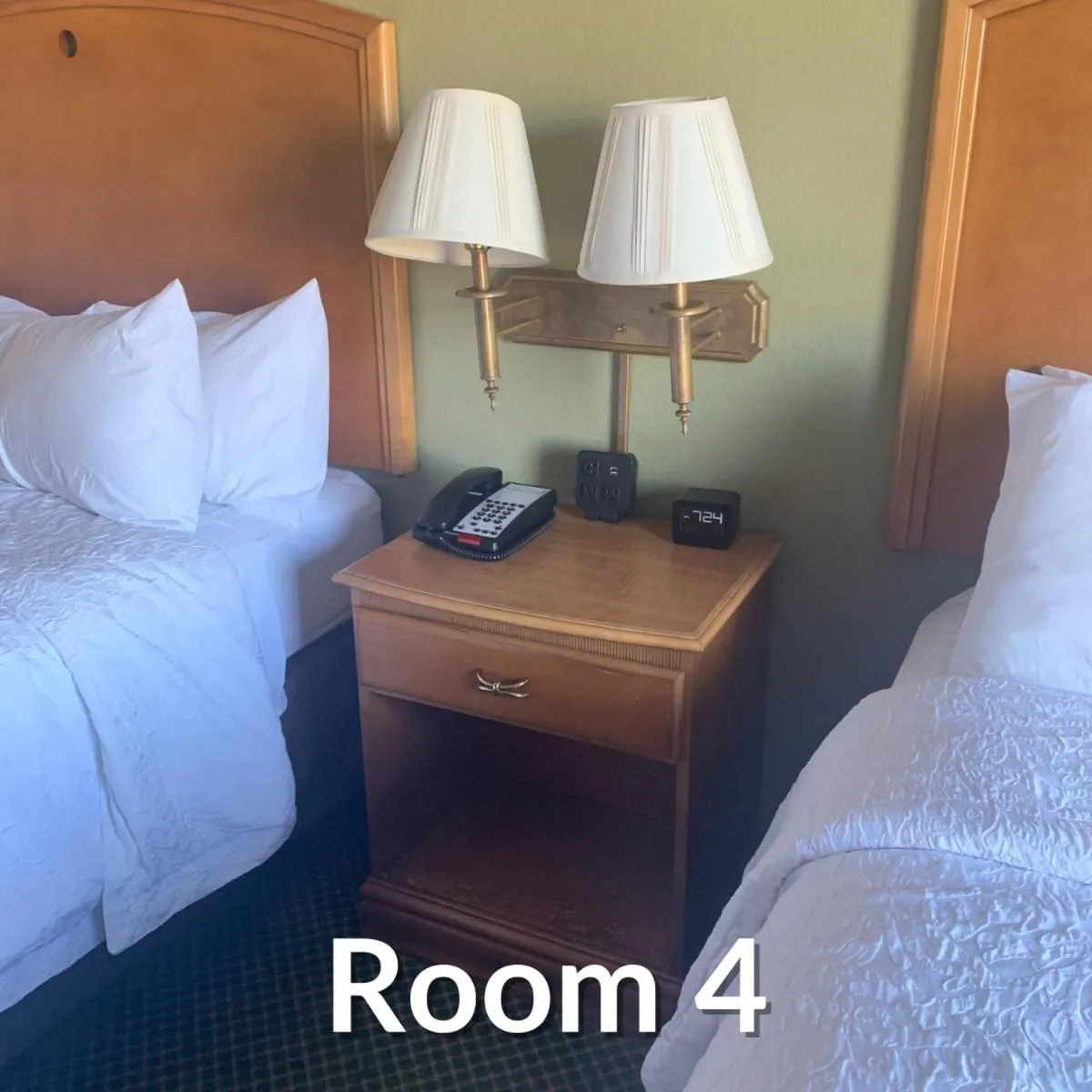 Bed in Nights Inn - Richfield