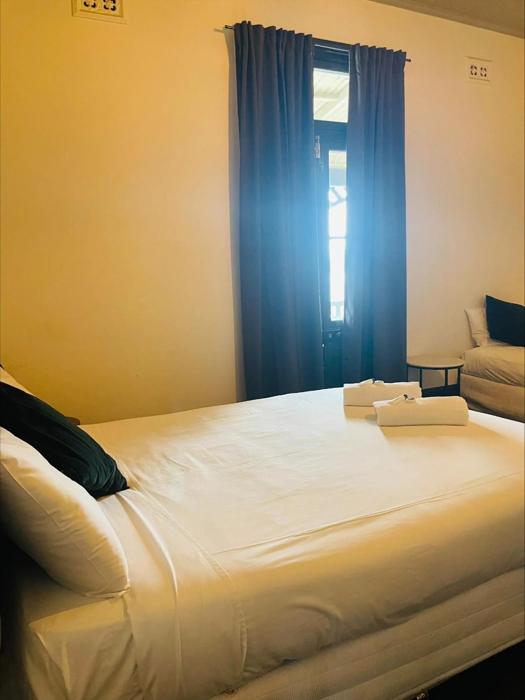 Bed in Belmore Hotel Scone