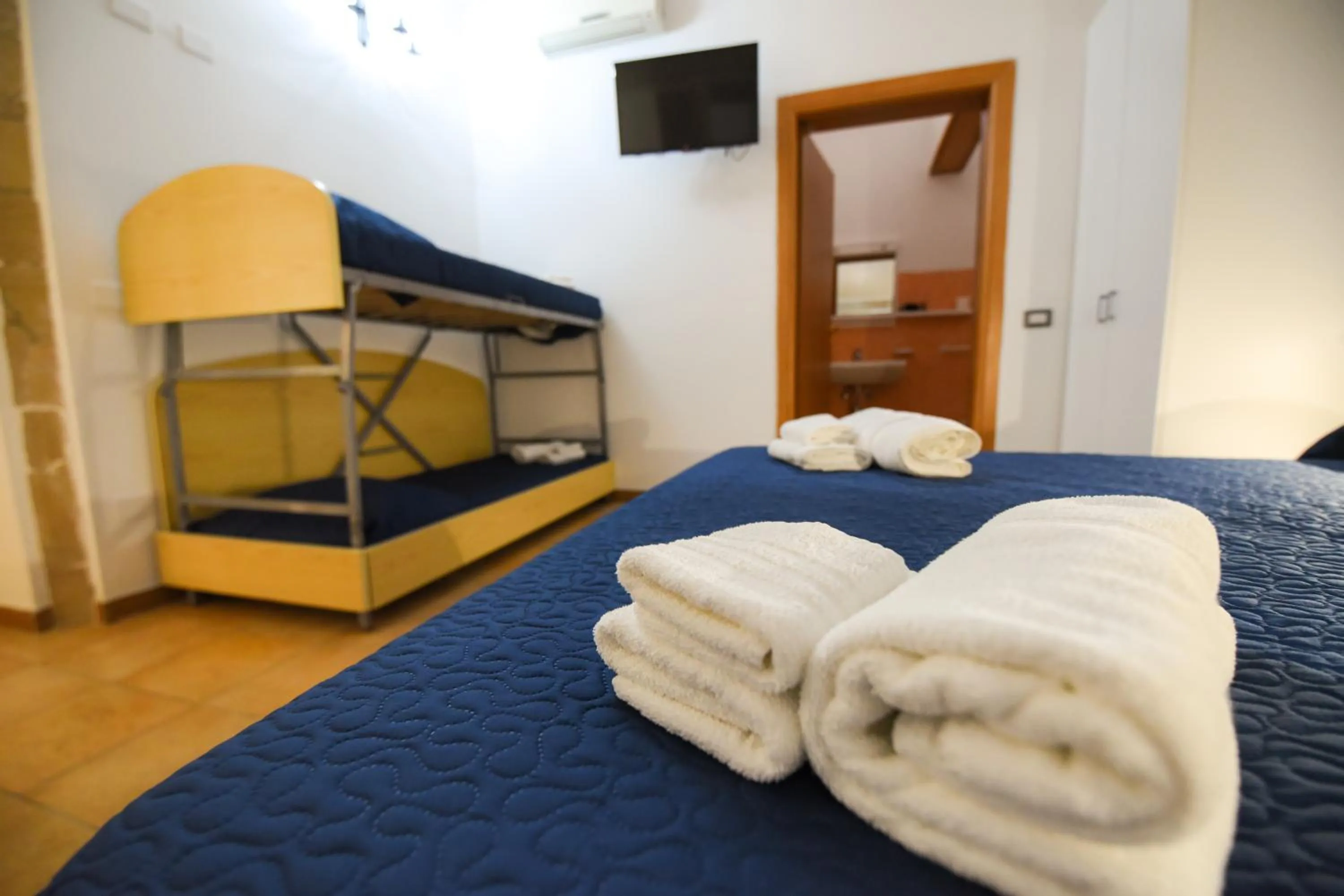 TV and multimedia, Bed in Giardini Sausari Residence