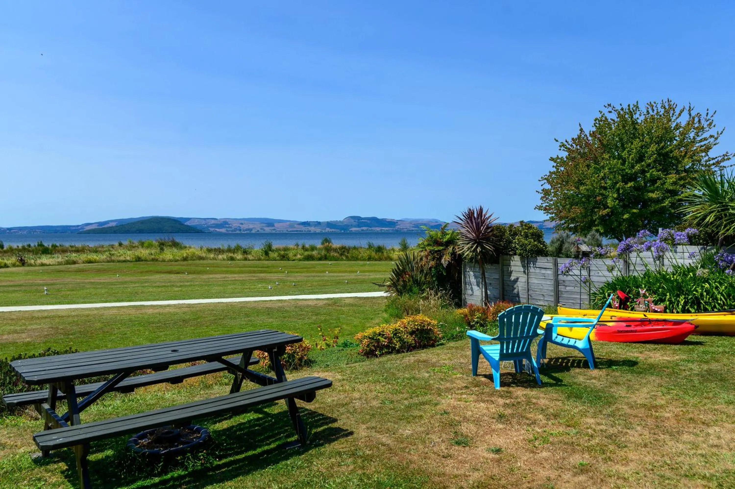 Garden view in Ngongotaha Lakeside Lodge