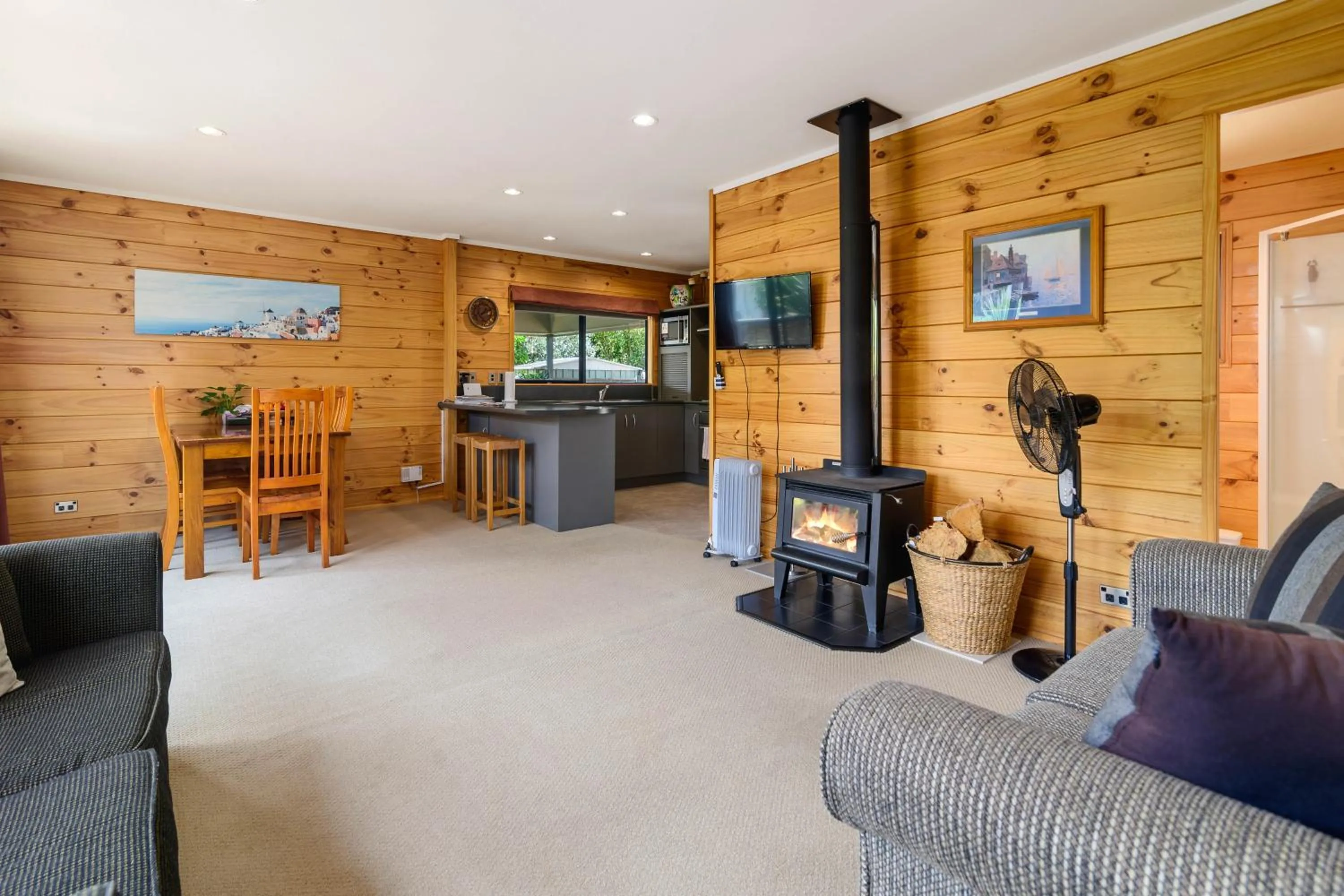 Living room in Ngongotaha Lakeside Lodge