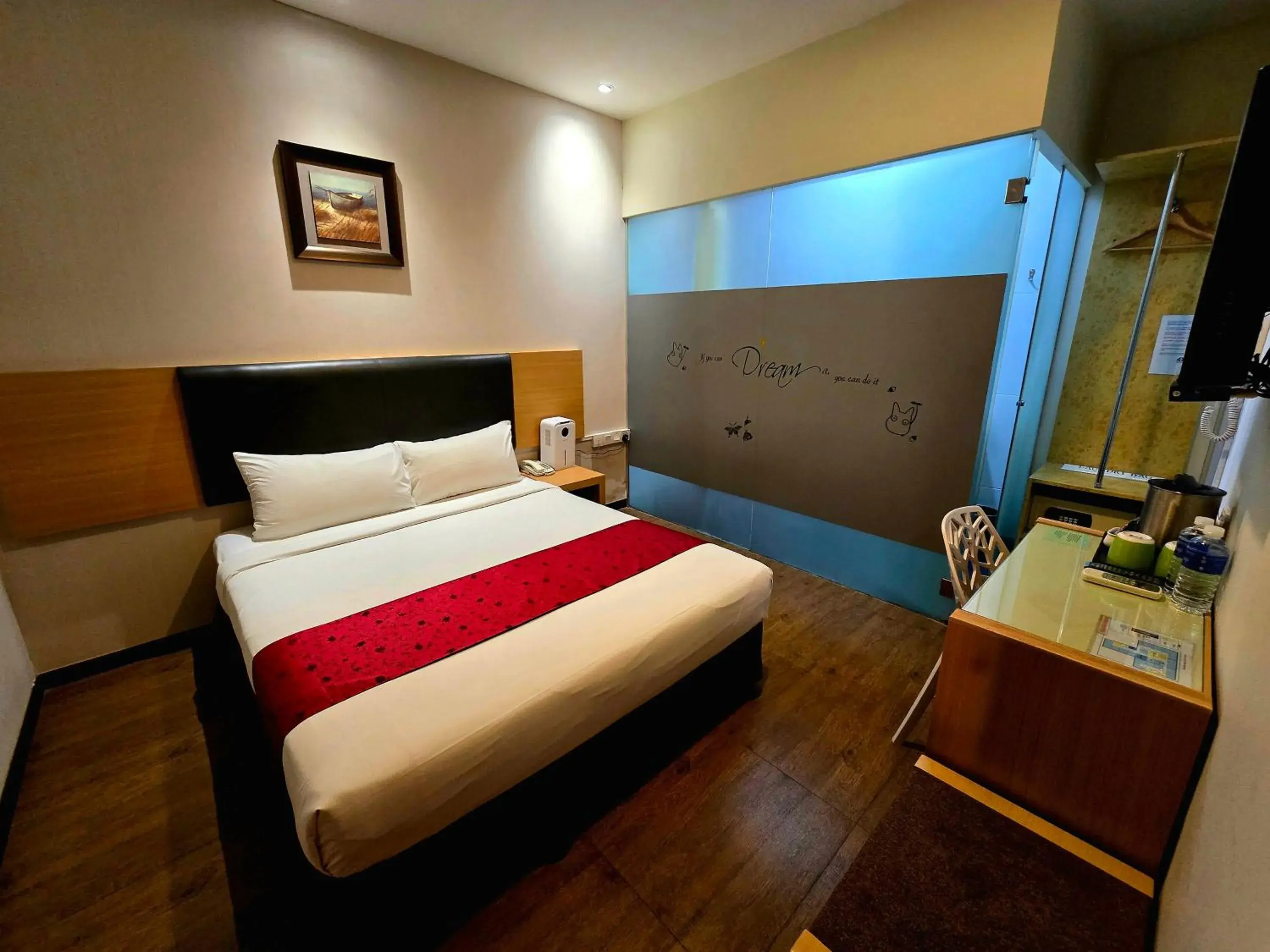 Superior Queen Room in Eight Days Boutique Hotel - Permas Jaya Superior Queen Room in Eight Days Boutique Hotel - Permas Jaya