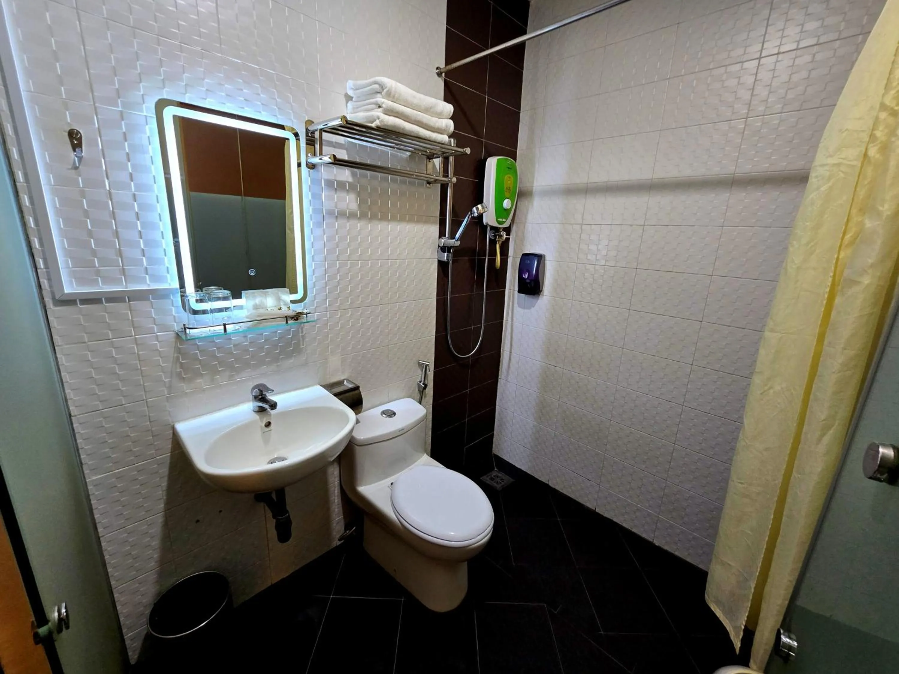 Eight Days Boutique Hotel - Permas Jaya