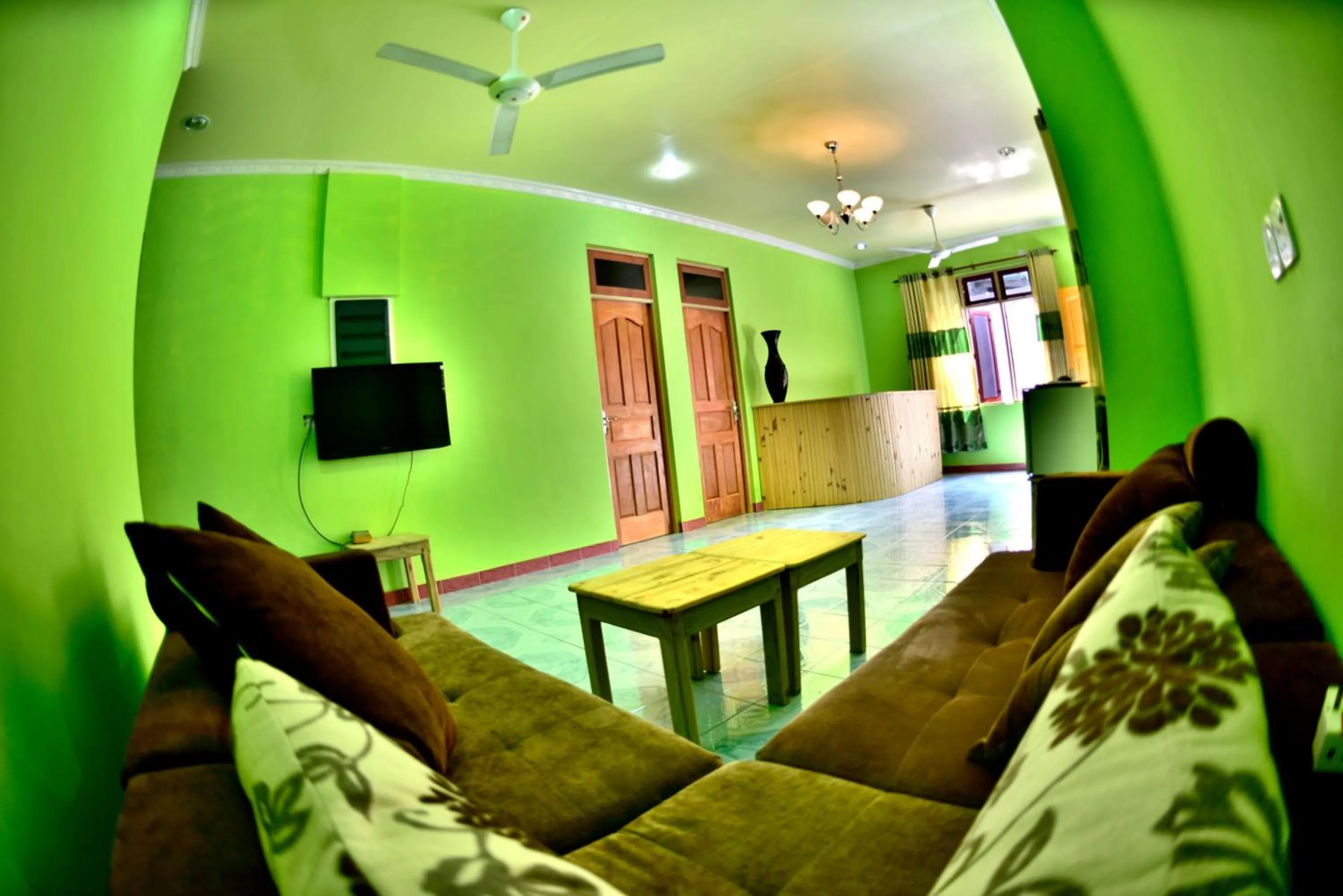 Living room in Jail Break Surf Inn