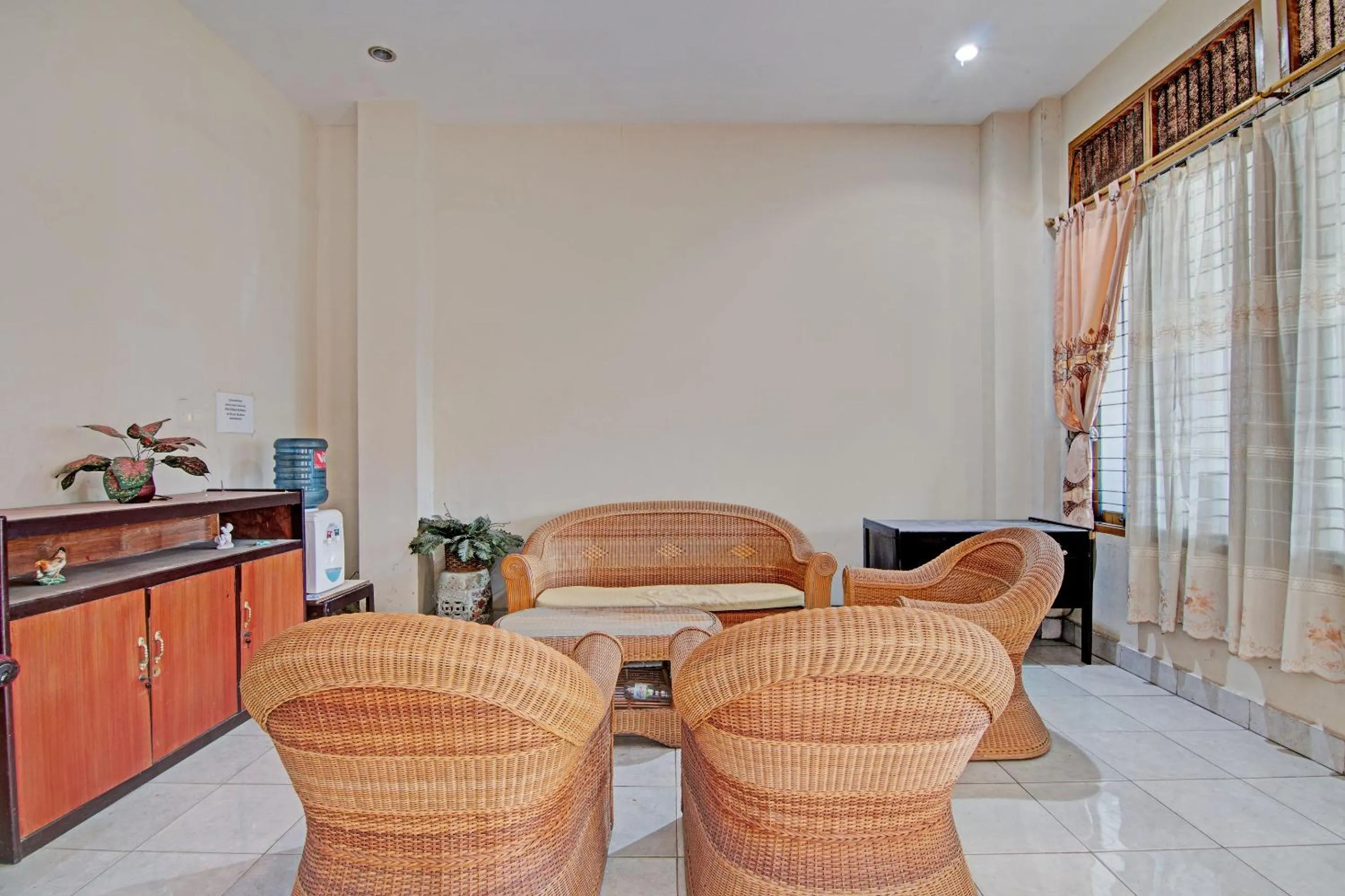 Lobby or reception in Hotel O Lavina Guesthouse