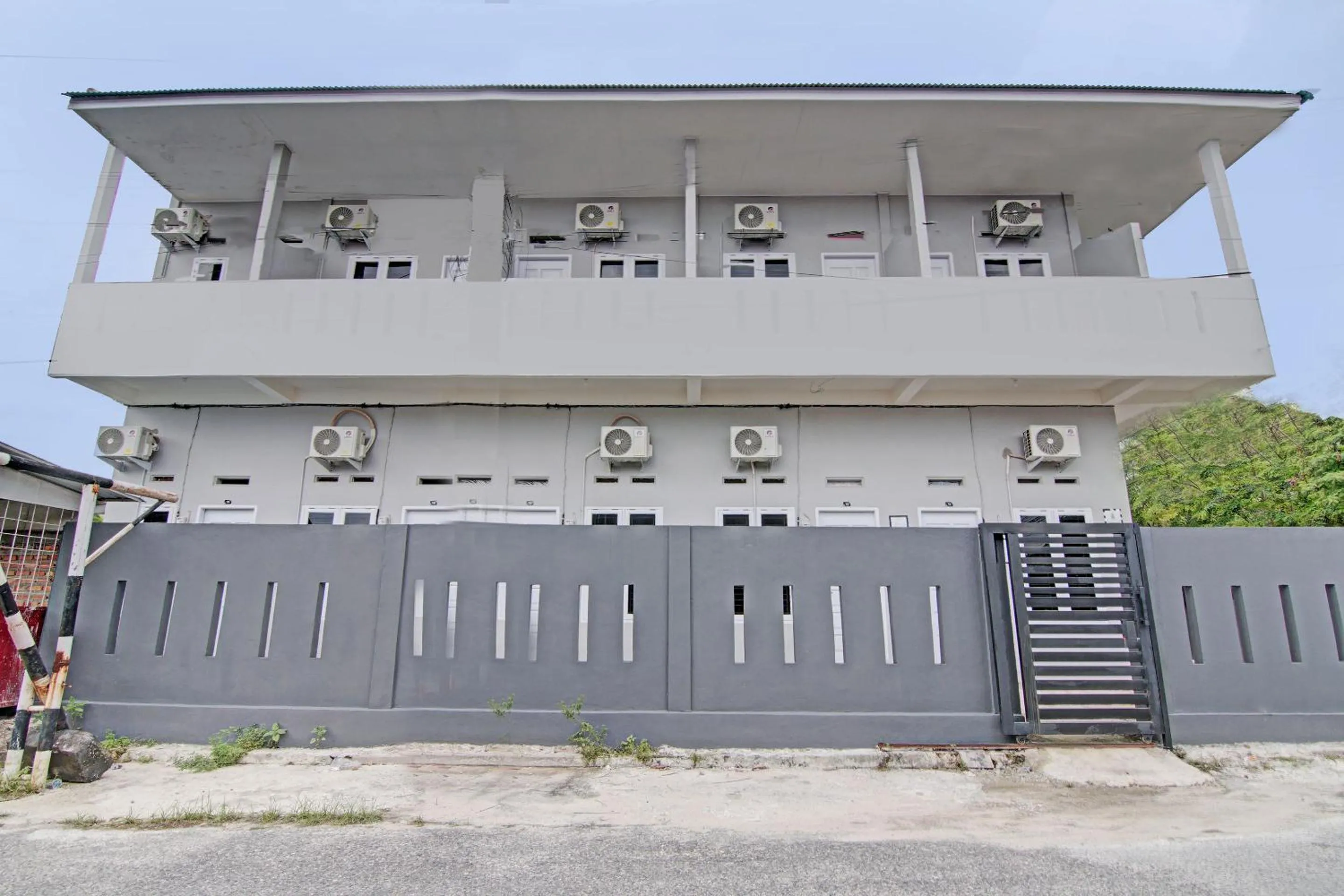 Property building in Hotel O Lavina Guesthouse