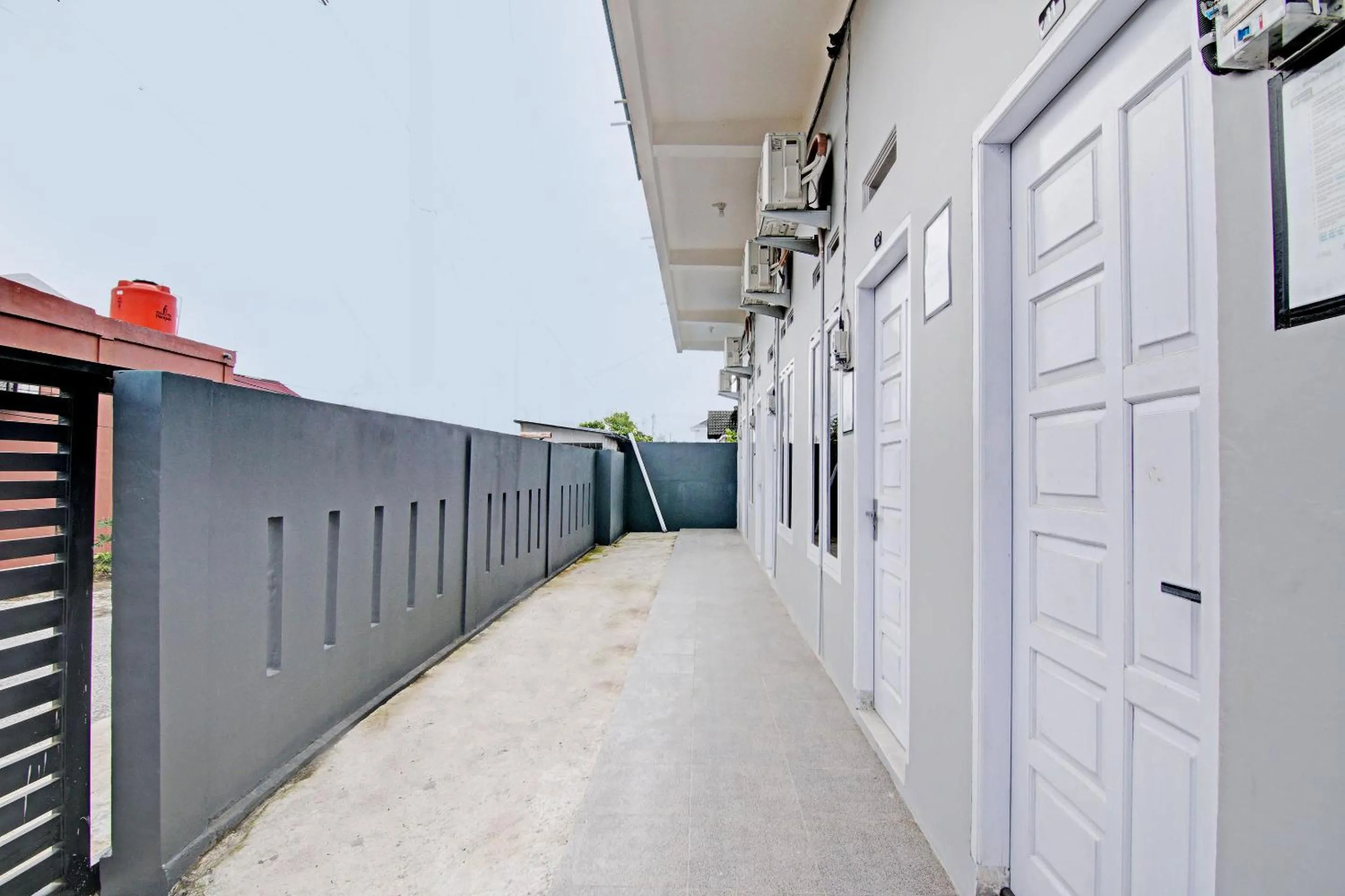 Facade/entrance in Hotel O Lavina Guesthouse