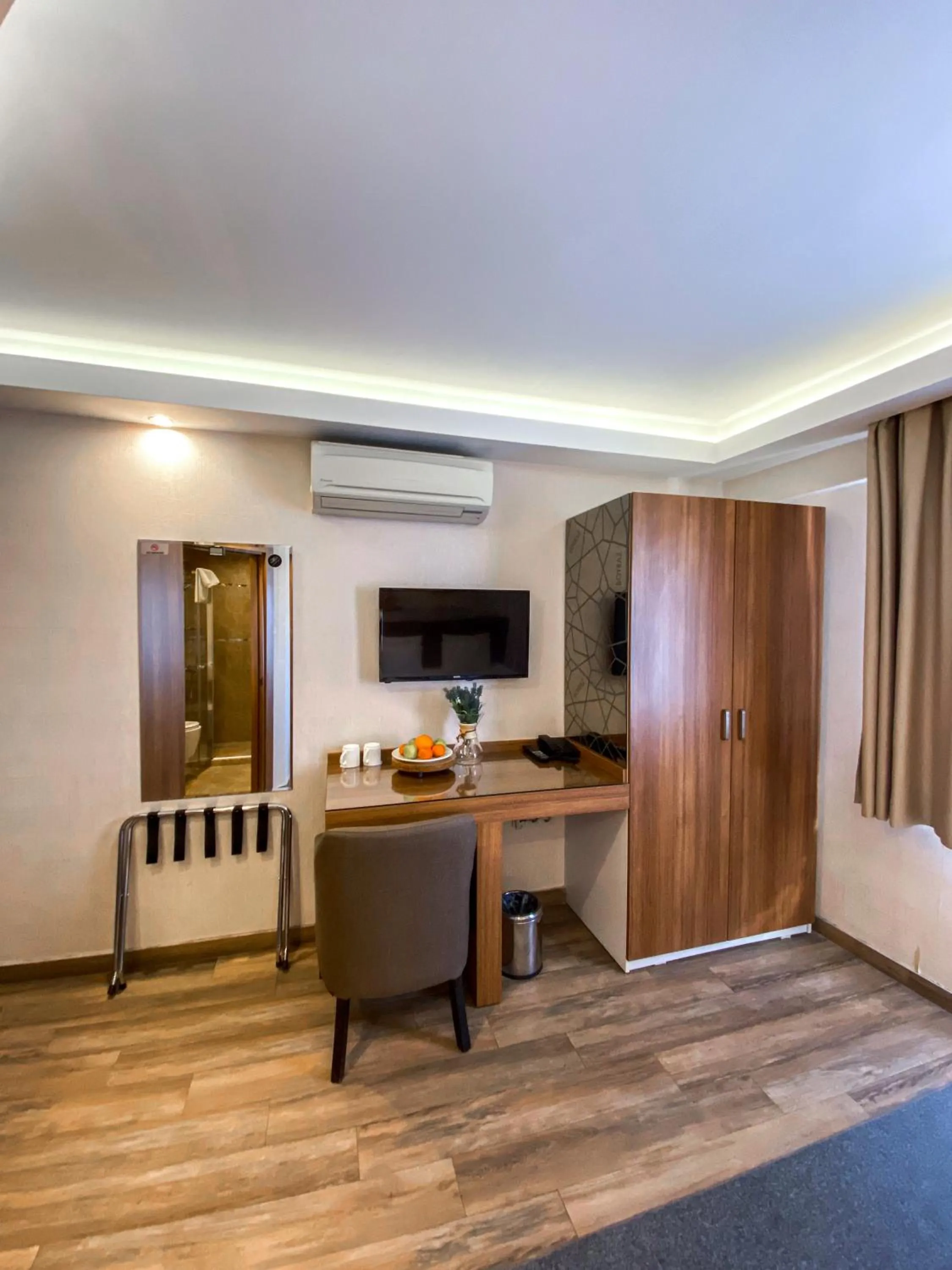 TV and multimedia in BGuest Hotel & Residence