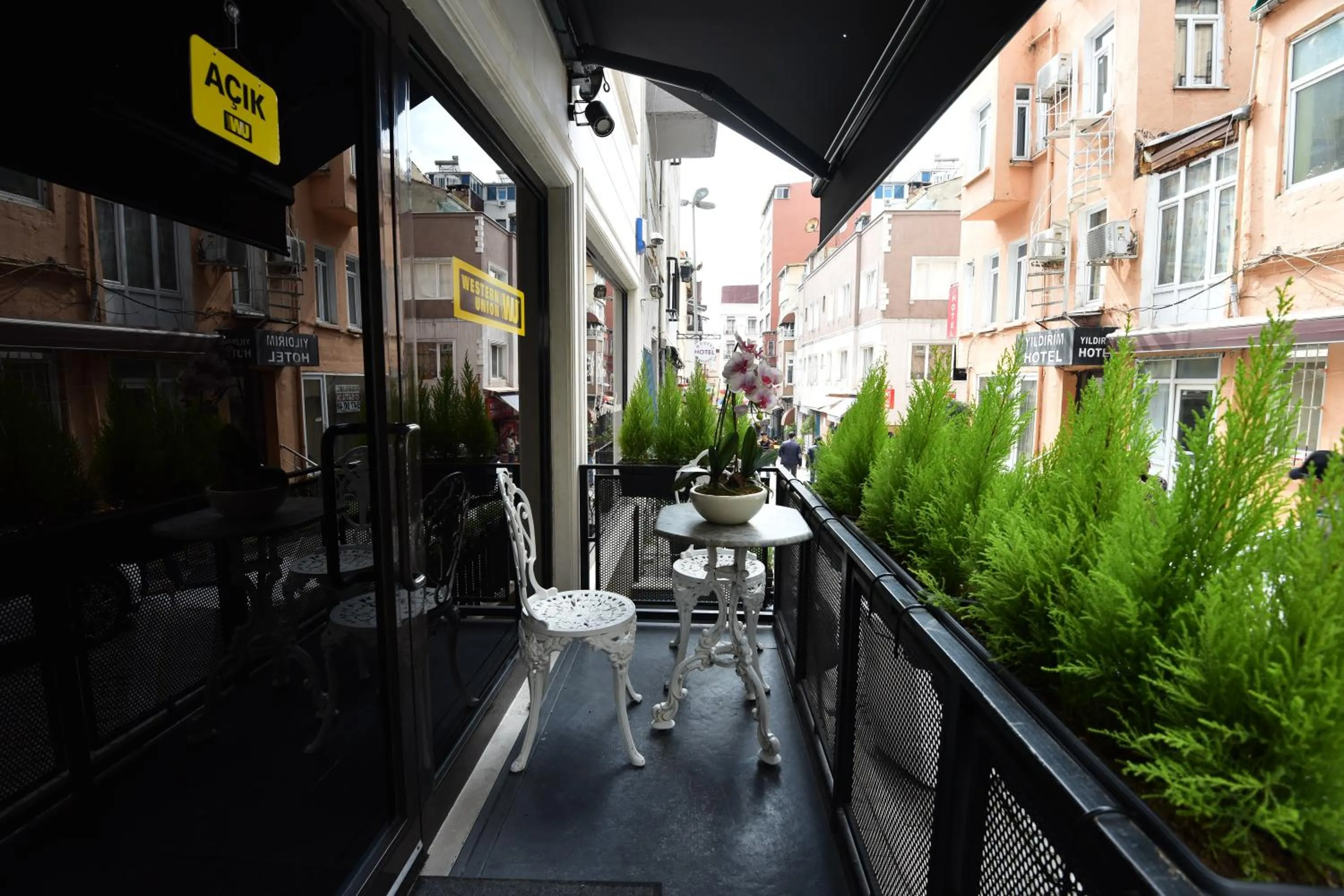 Day in BGuest Hotel & Residence