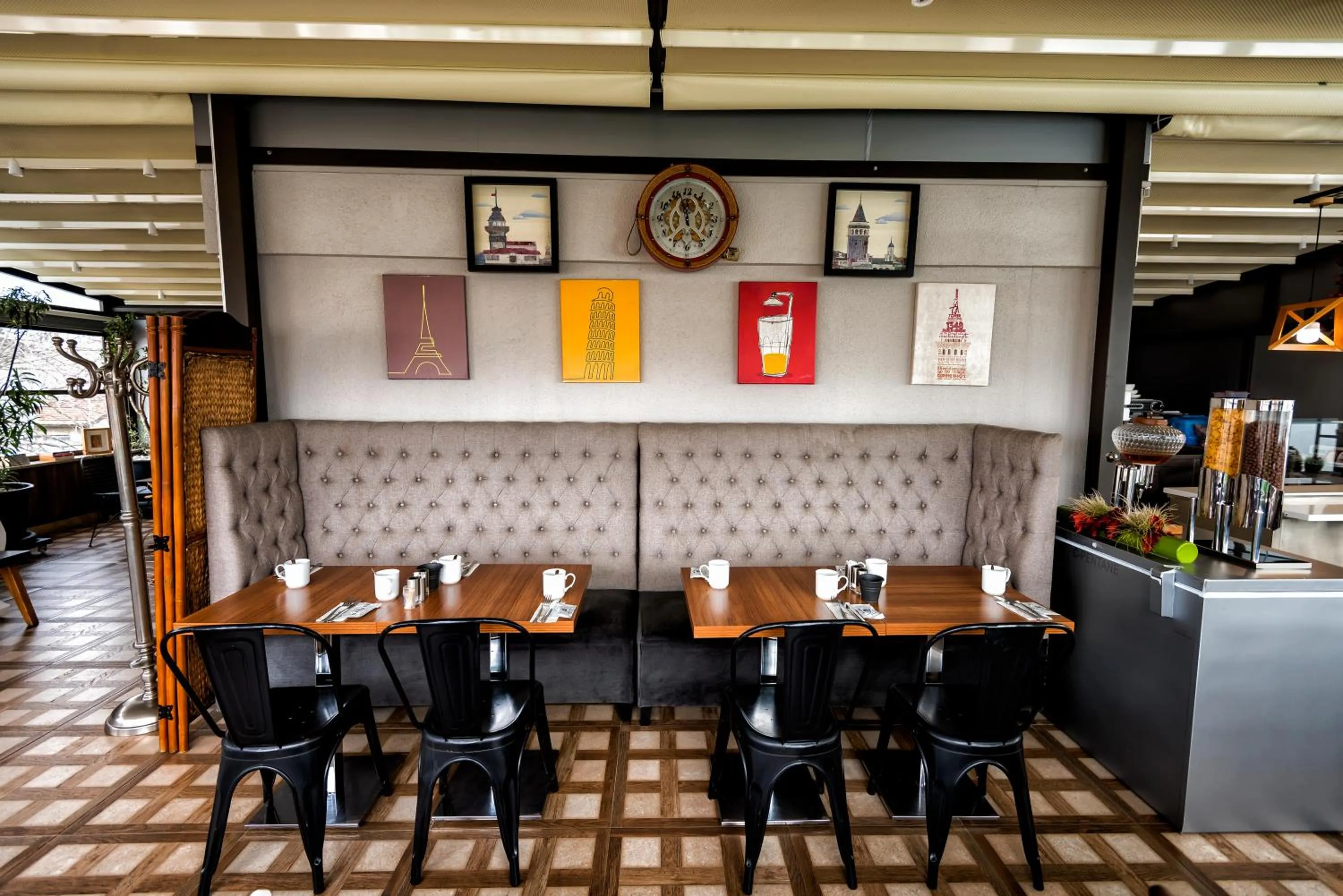 Restaurant/places to eat in BGuest Hotel & Residence