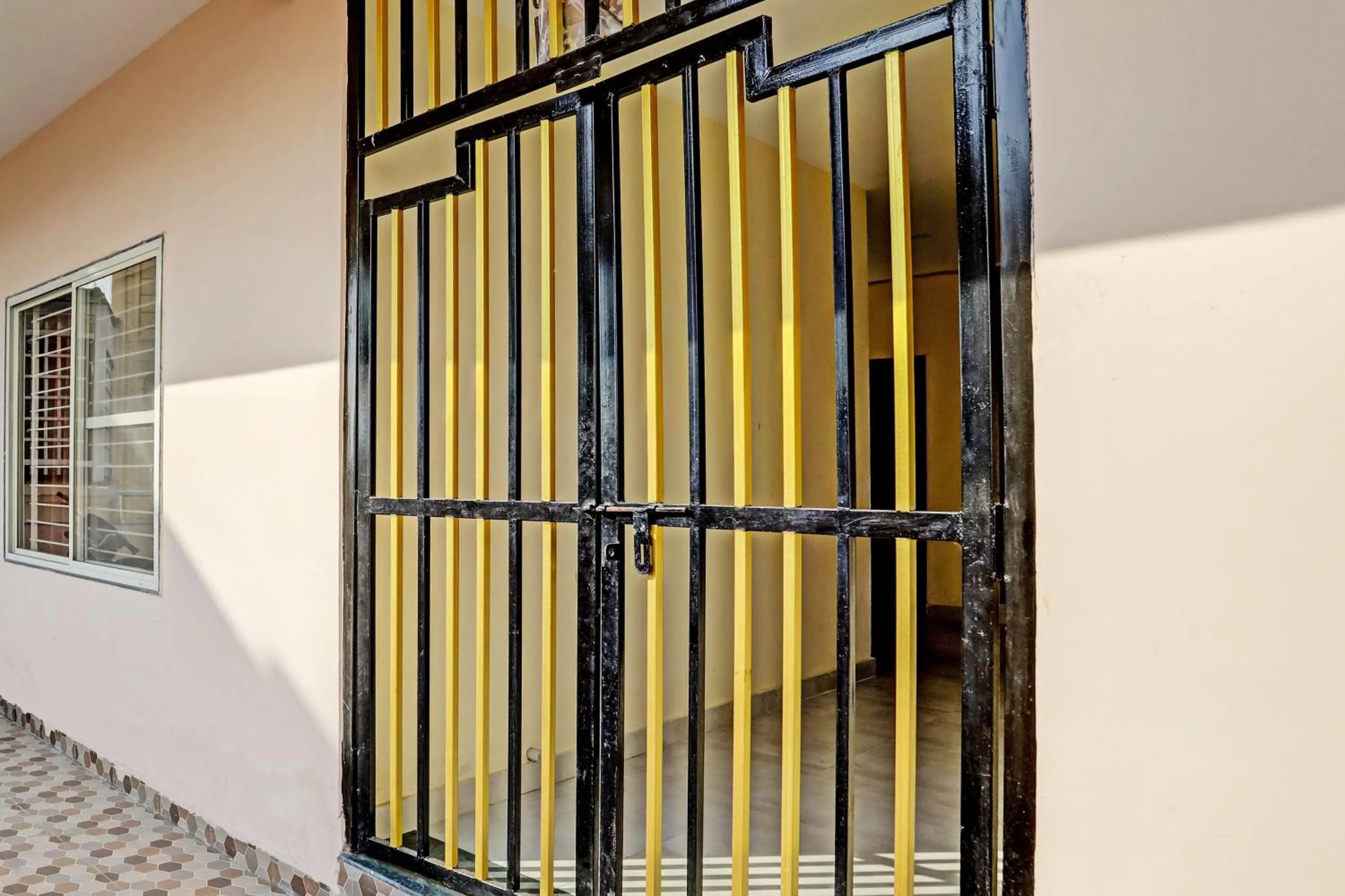 Facade/entrance in Hotel O Regal Edge