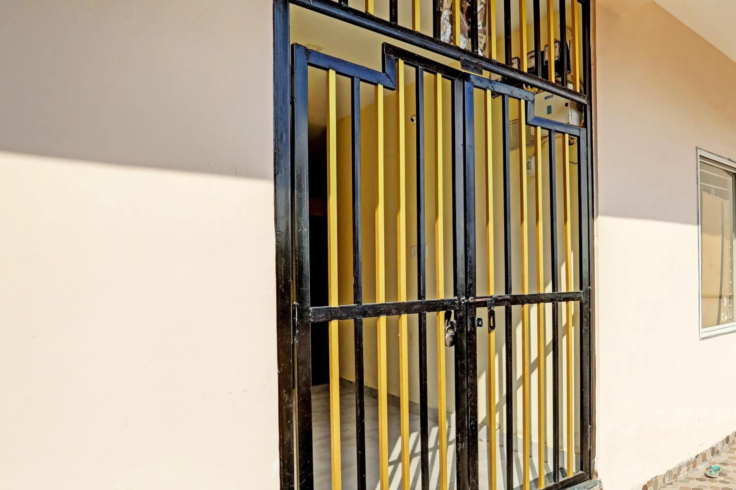 Facade/entrance in Hotel O Regal Edge