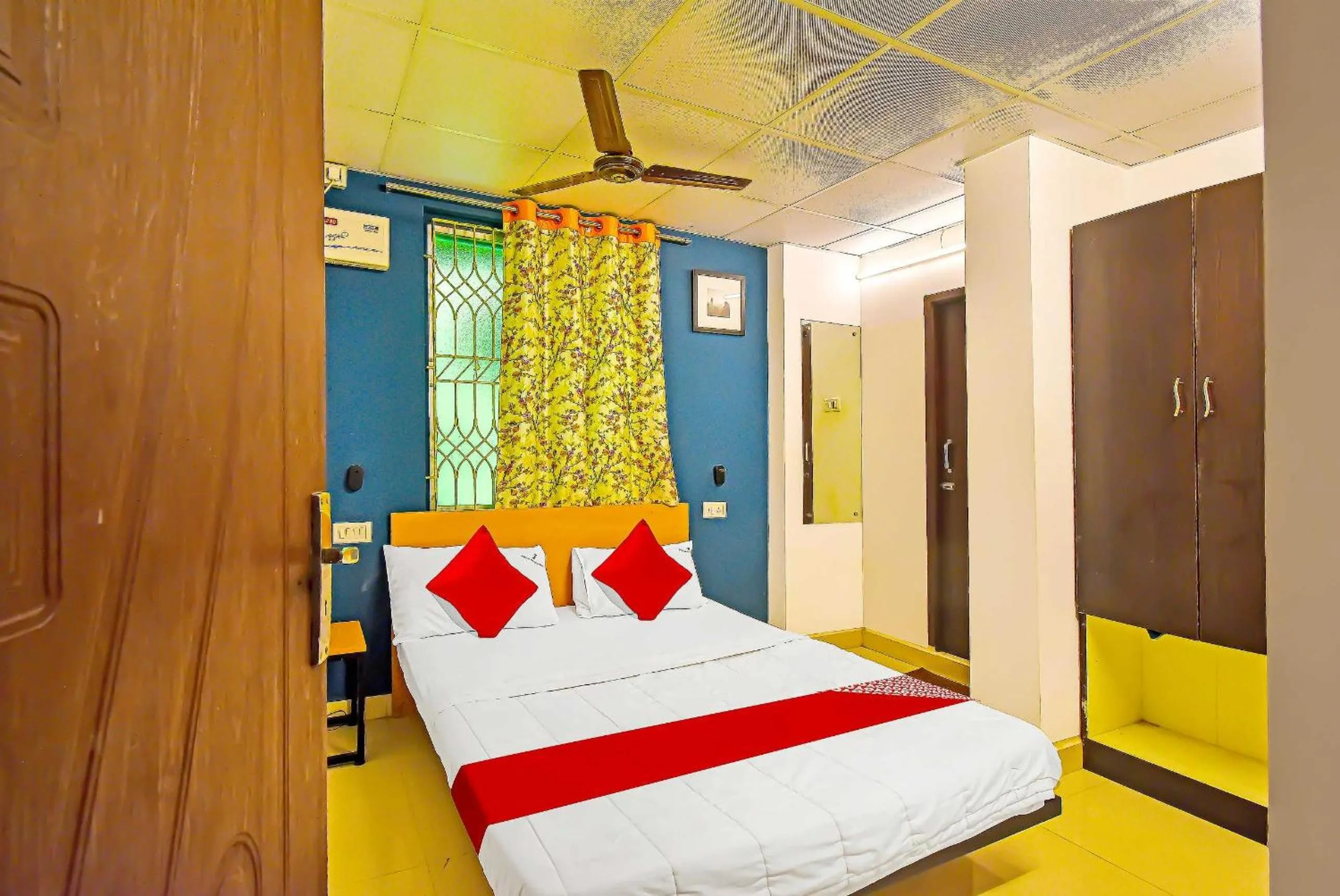 Bedroom, Bed in Hotel O Grand Residency Near Kasi Talkies