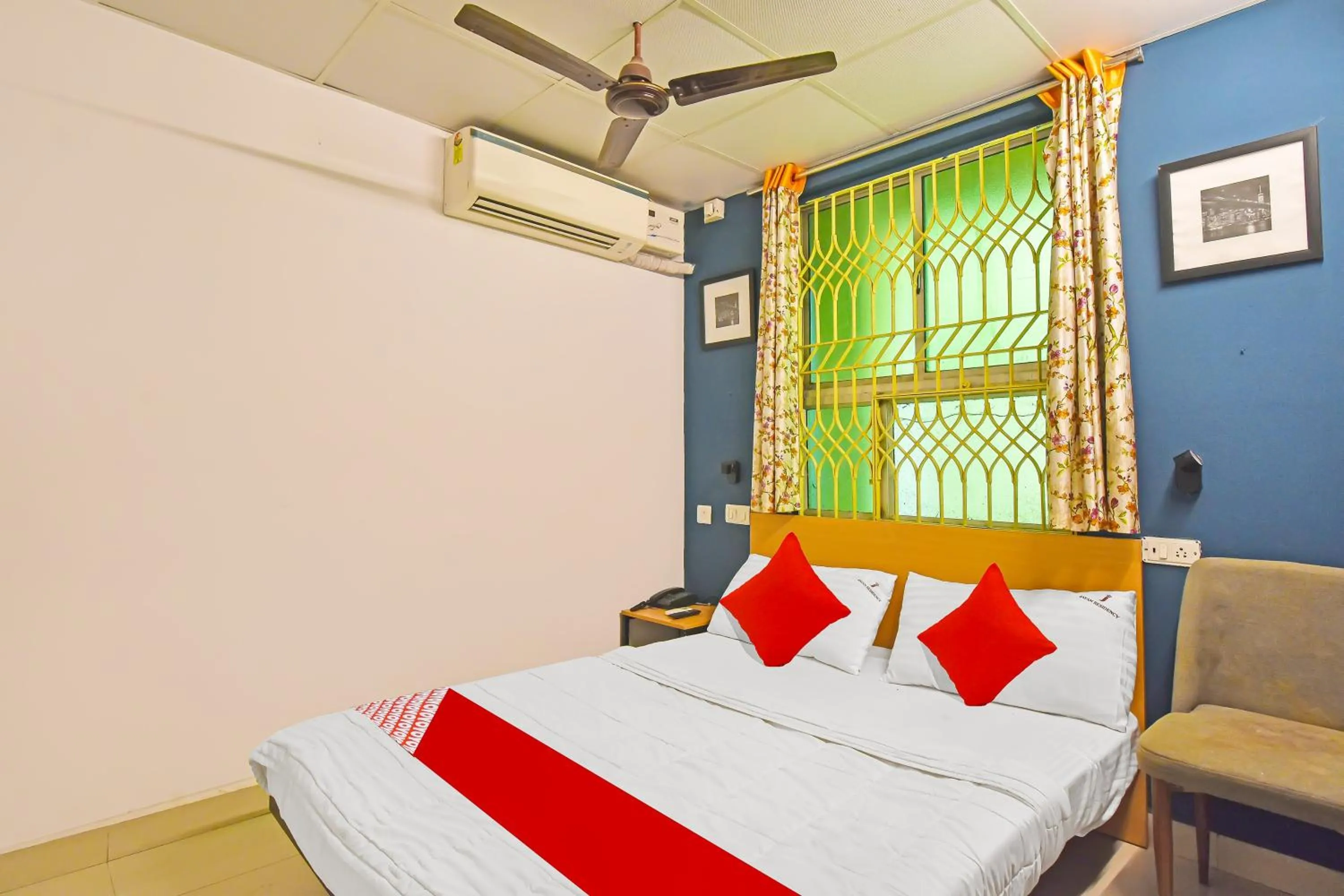 Bedroom, Bed in Hotel O Grand Residency Near Kasi Talkies