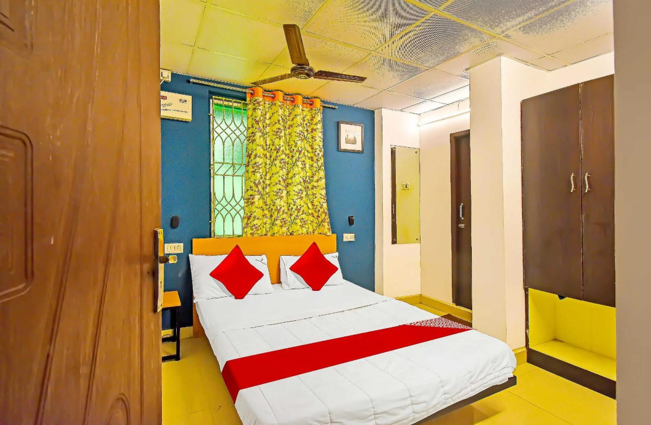 Bedroom, Bed in Hotel O Grand Residency Near Kasi Talkies