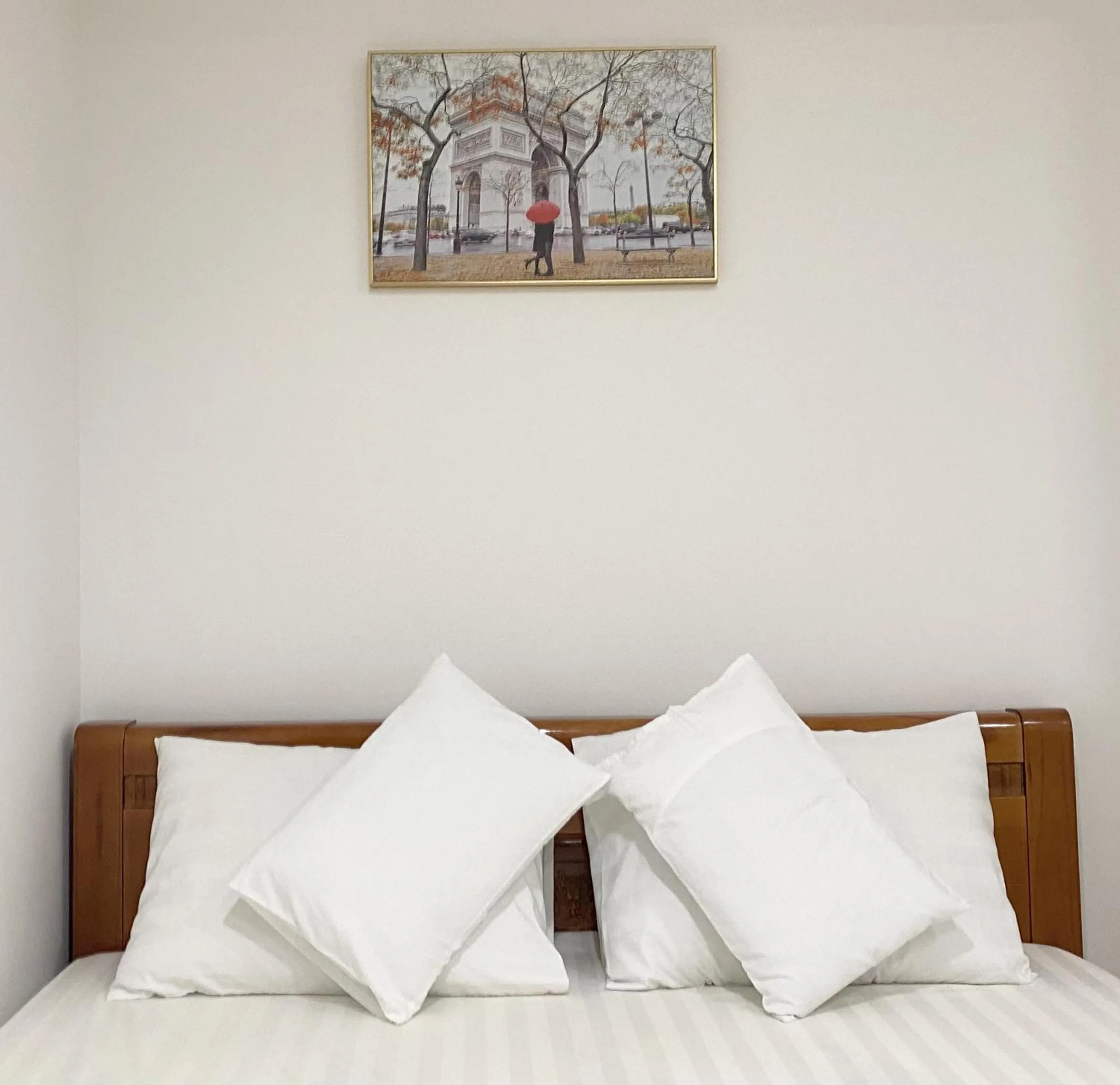 Bedroom, Bed in Thiên Tài Hotel