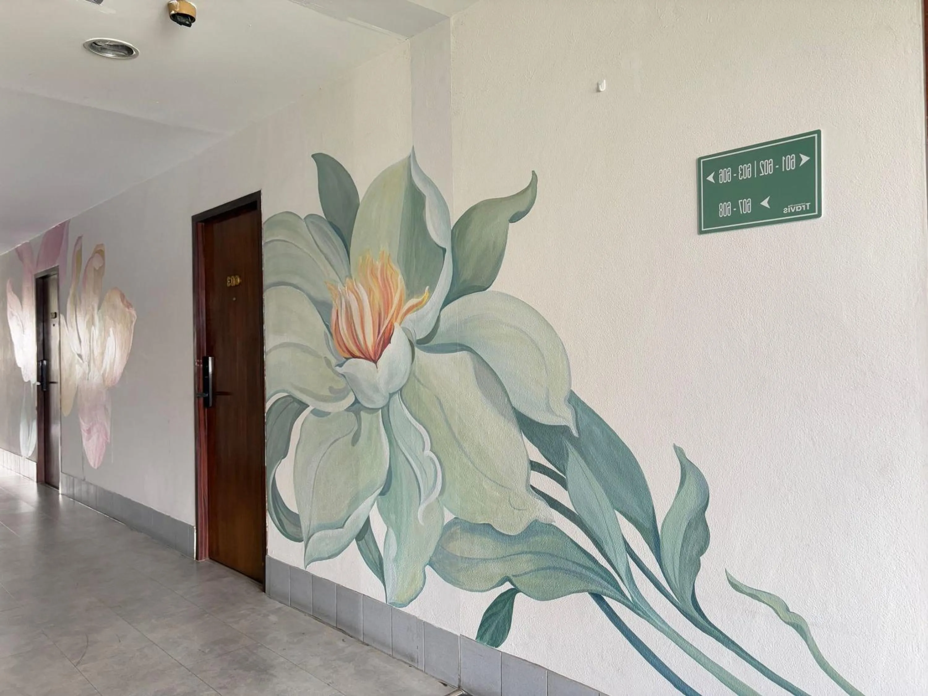 Decorative detail in OYO 75446 Travis Inthamara 49