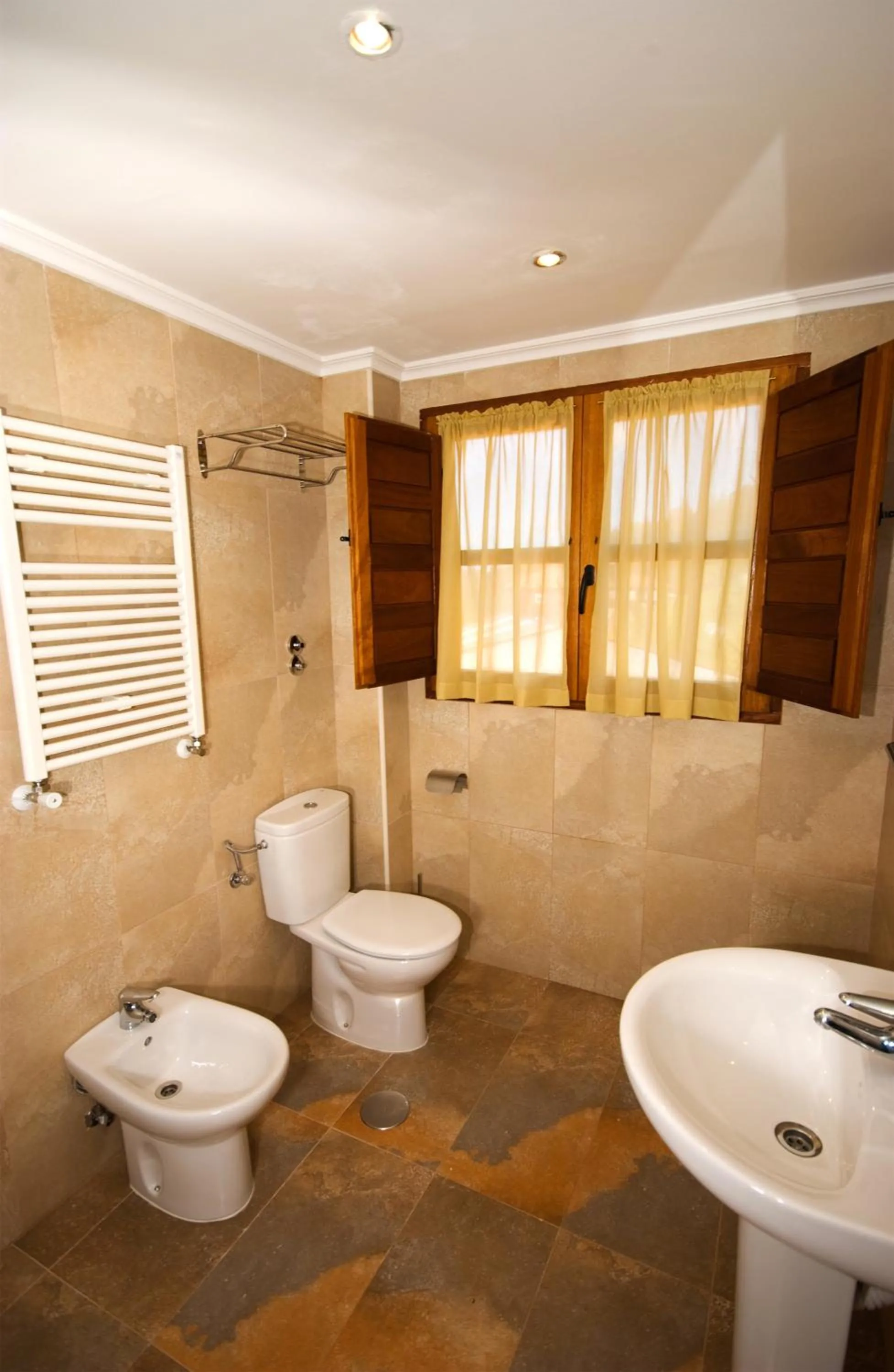 Bathroom in Casa Rural Los Sombredales