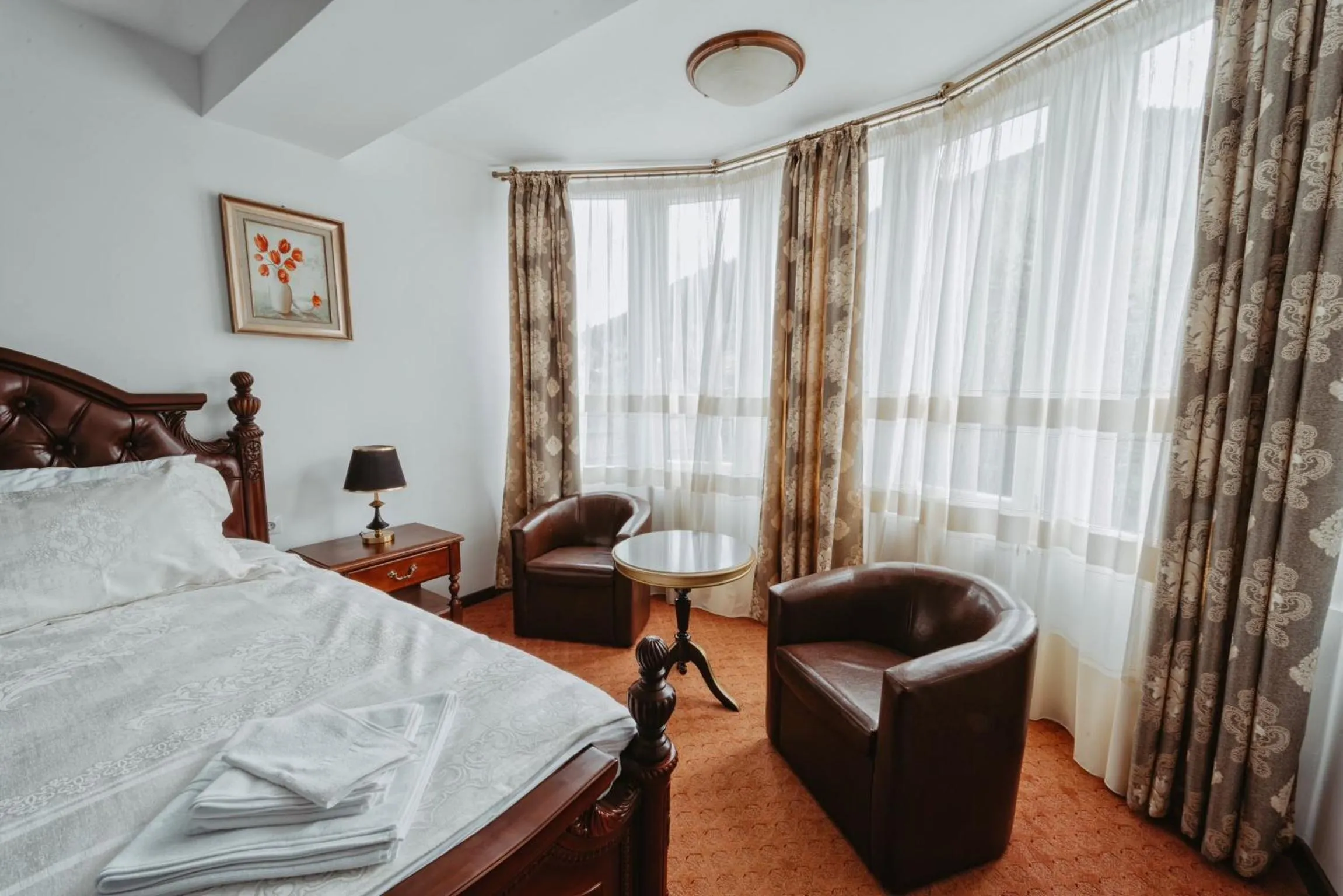 Seating area, Bed in Complex Turistic Constantin Bucovina