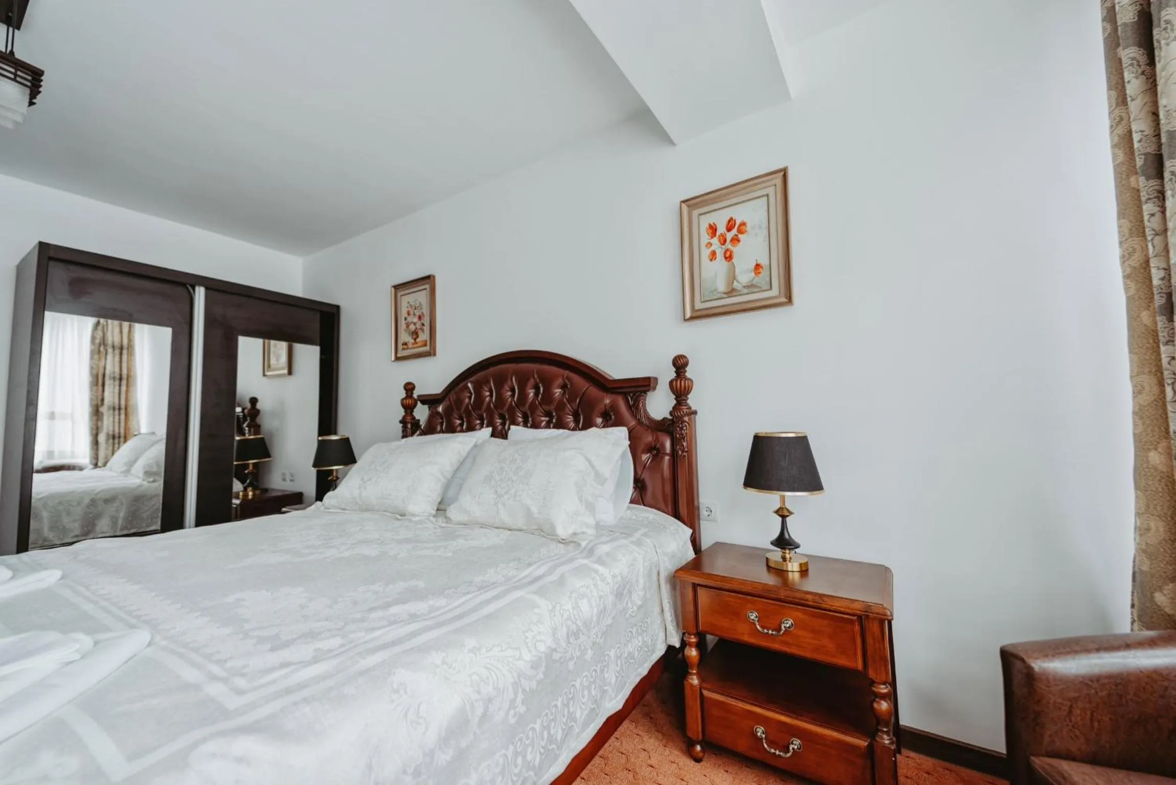 Bed in Complex Turistic Constantin Bucovina