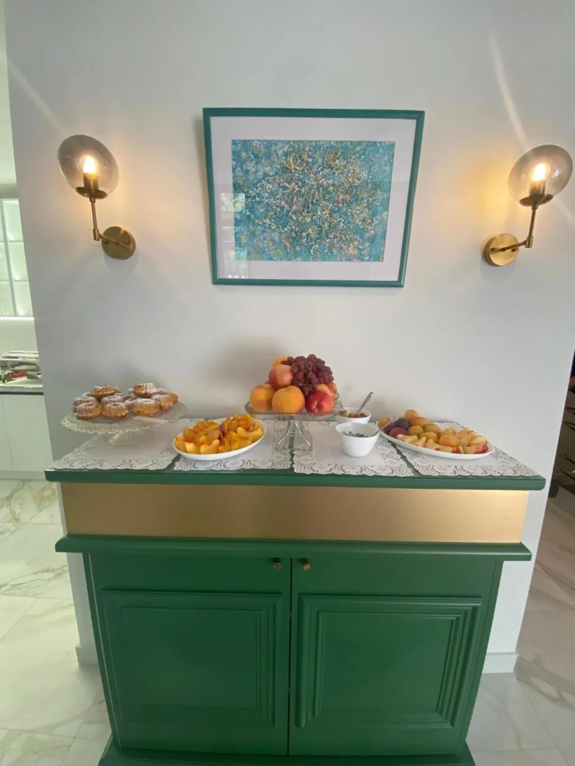 Food and drinks in Hotel Avenue 30