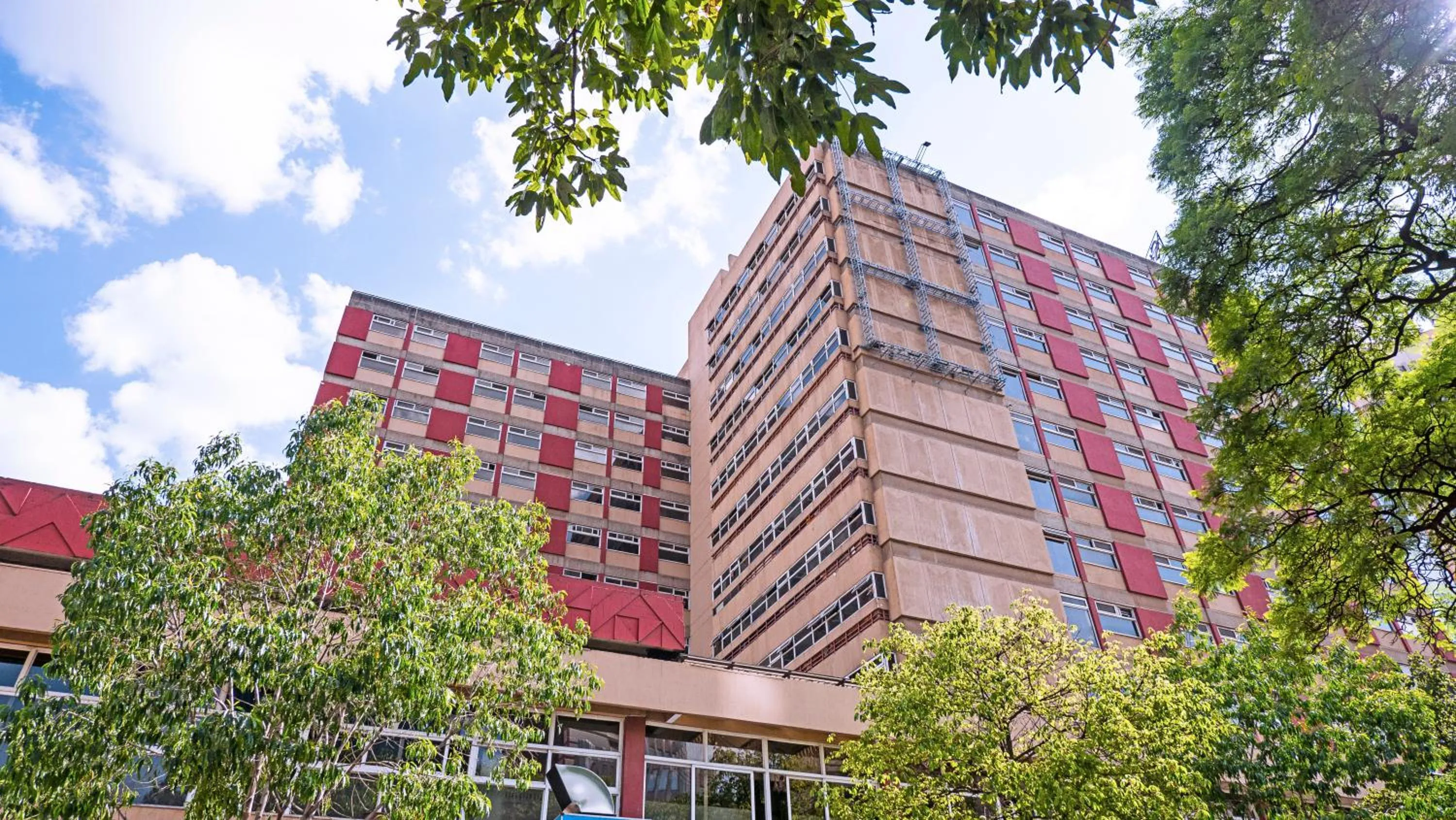 Property building in Maanzoni 680 HOTEL