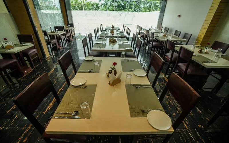 Restaurant/places to eat in Urban Suites