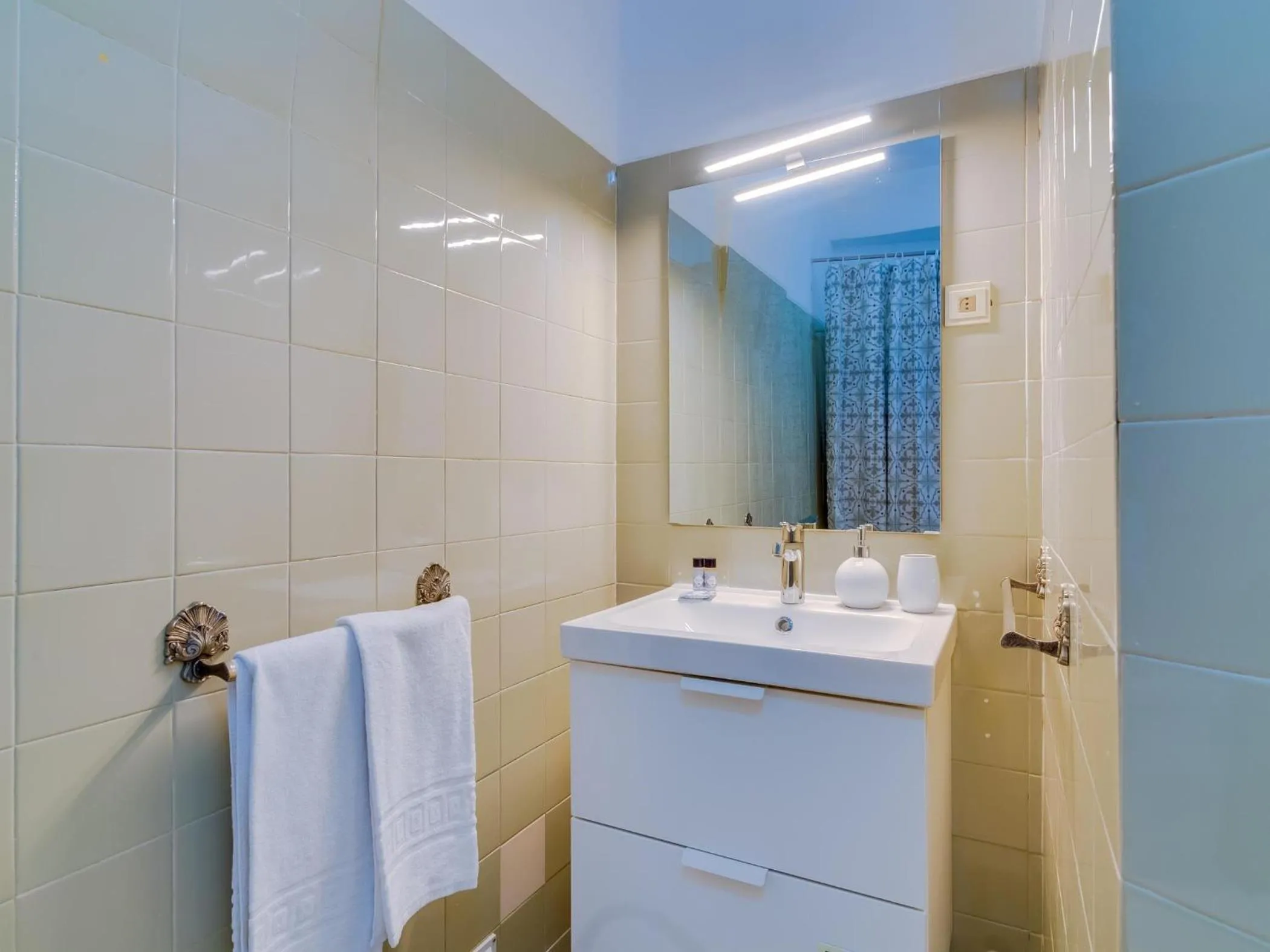 Shower in AL - Apartamento Montemar