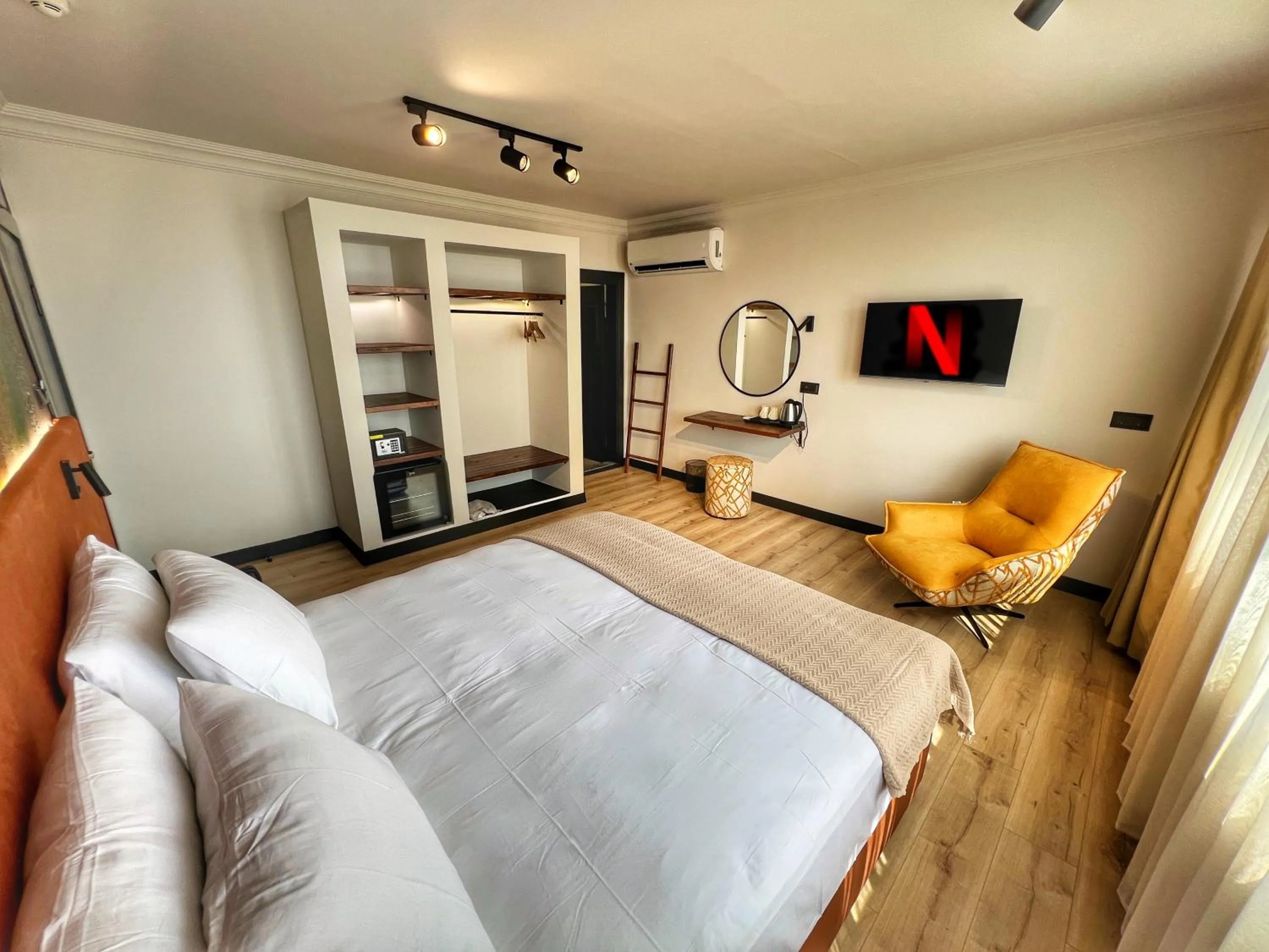 Photo of the whole room, Bed in Oji Hotel