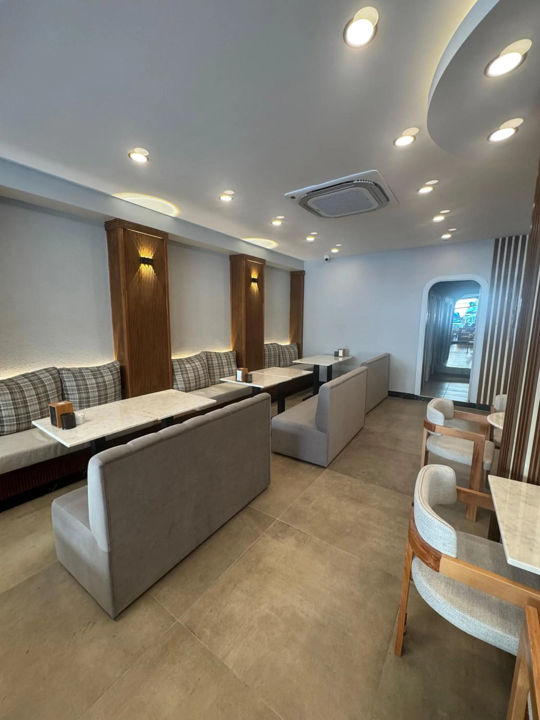 Restaurant/places to eat in Istanblu Hotel Ataşehir