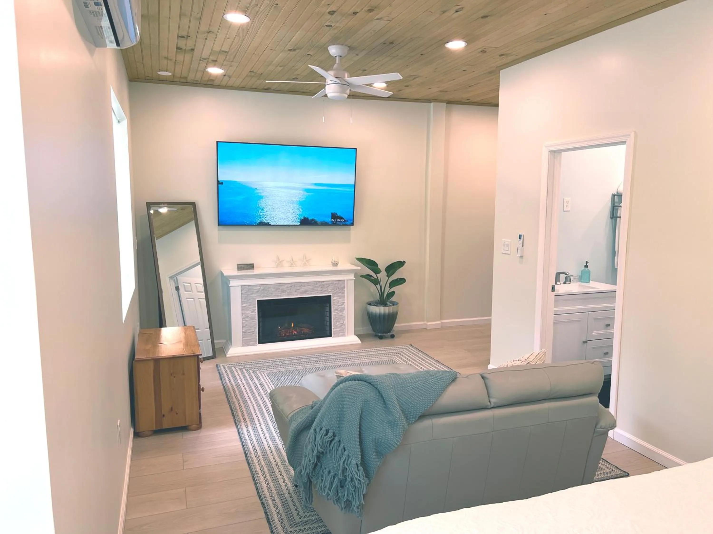 TV and multimedia in Mar Bella Boutique Hotel & Spa