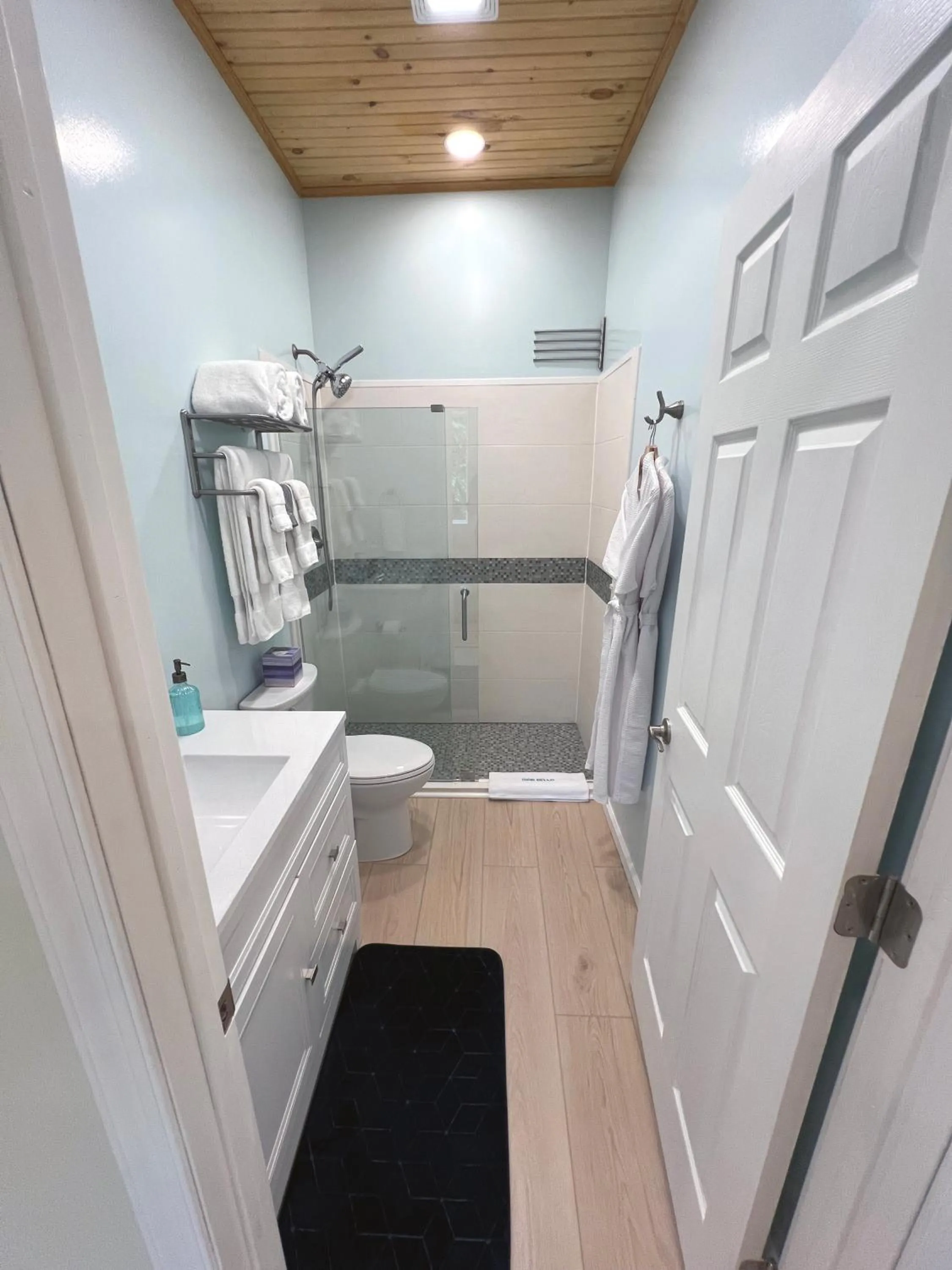 Shower in Mar Bella Boutique Hotel & Spa