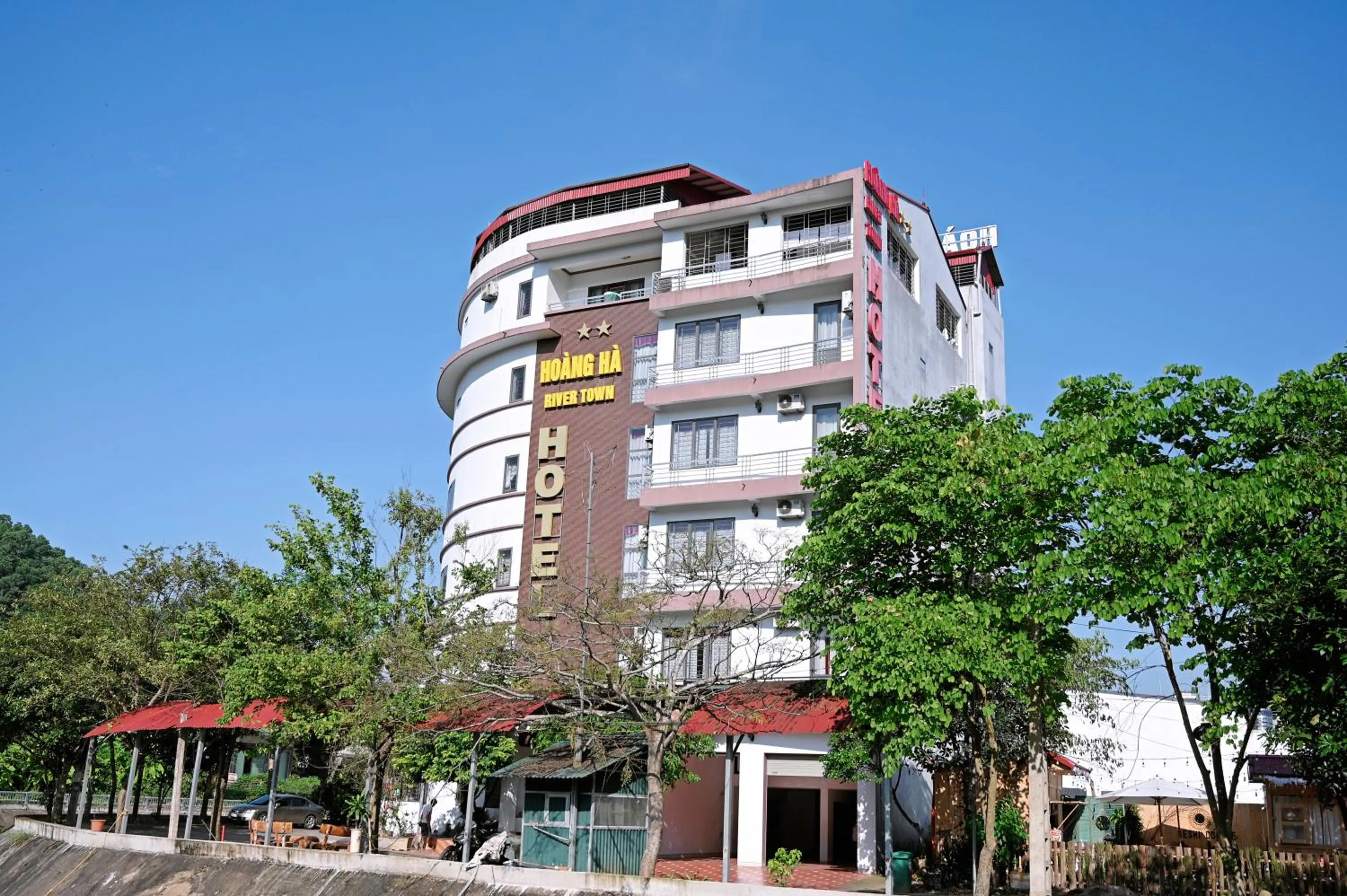 Property building in Khách sạn Hoàng Hà River Town