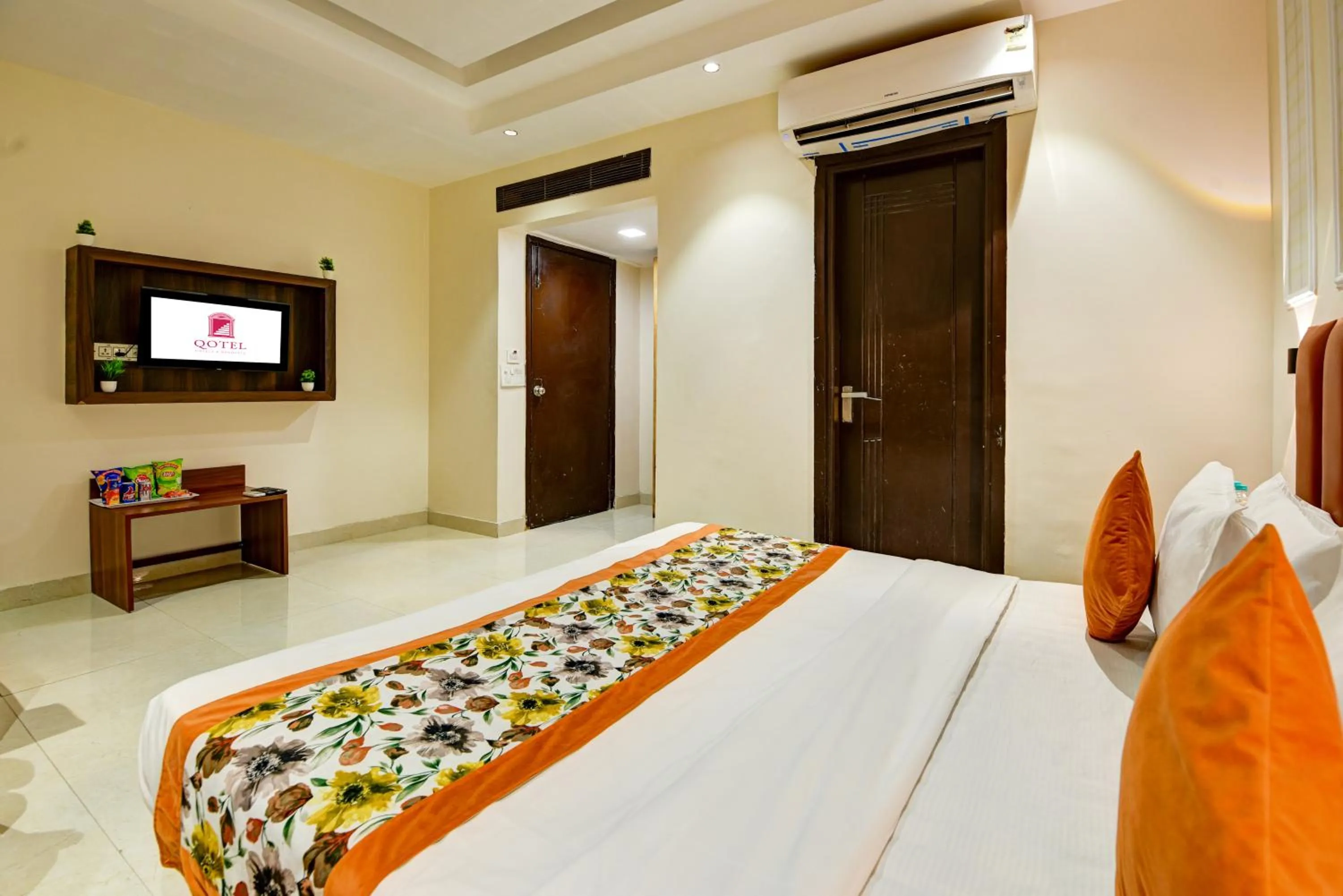Bed in Qotel Comfort AT Residency Kaushambi Anand Vihar