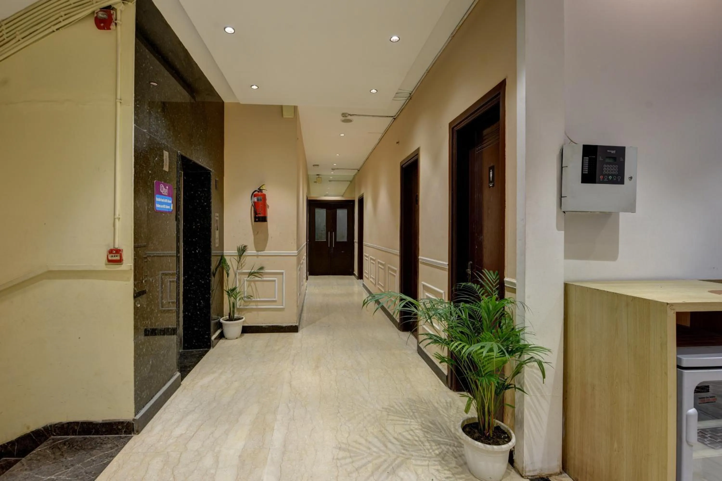 Lobby or reception in Qotel Comfort AT Residency Kaushambi Anand Vihar