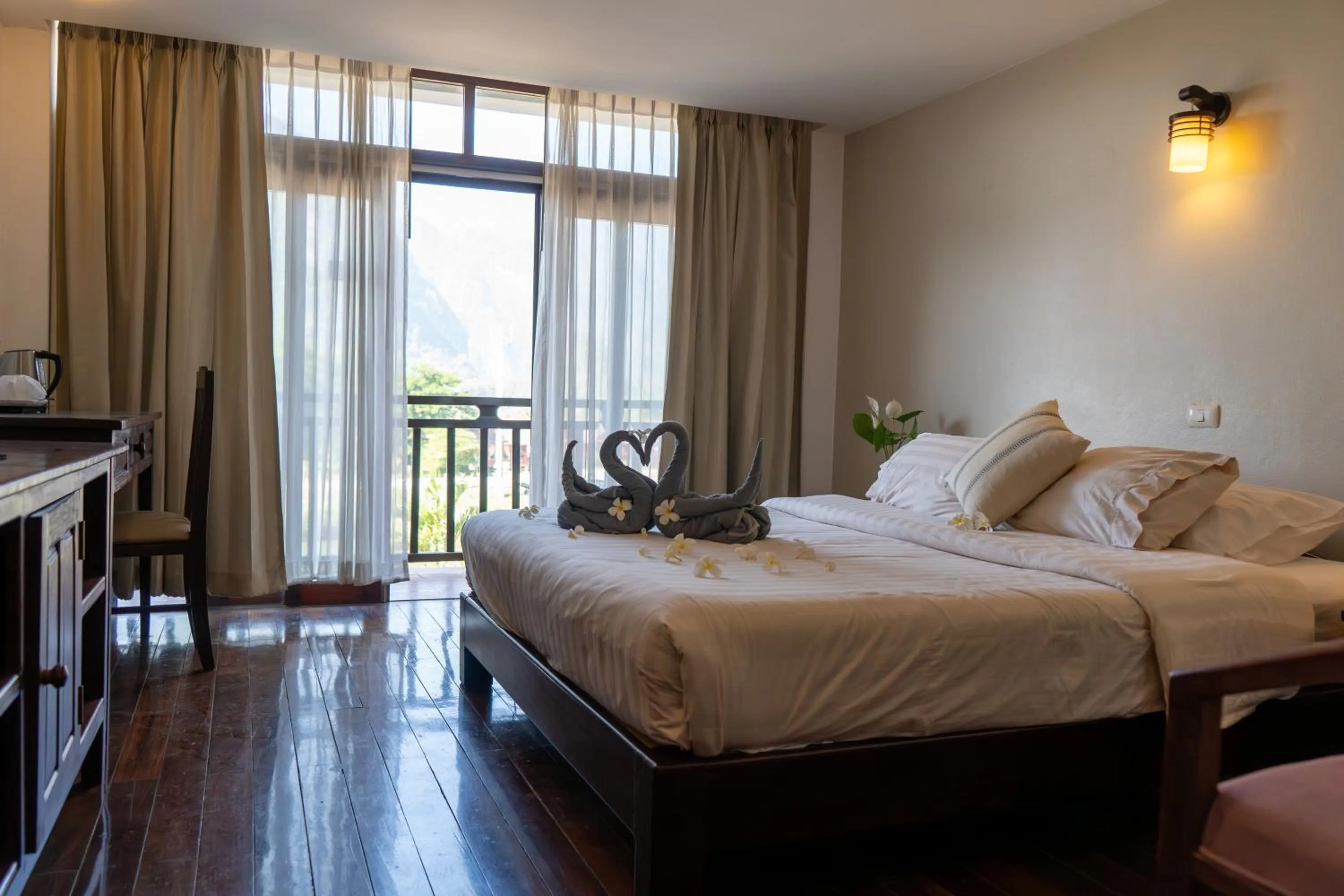 Bedroom, Bed in Silver Naga Hotel