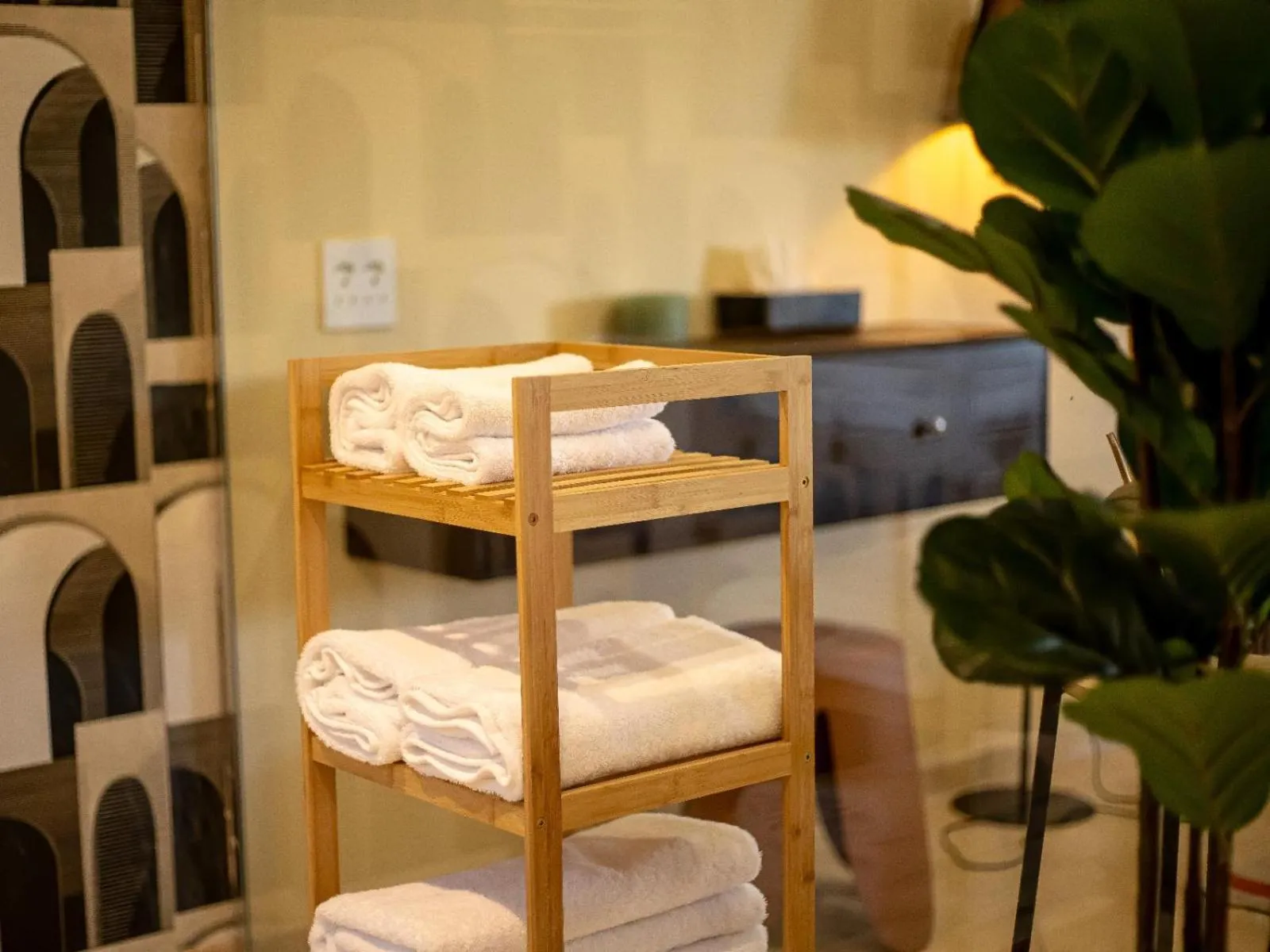 Bathroom, Bed in Shekinah Lion & Game Lodge