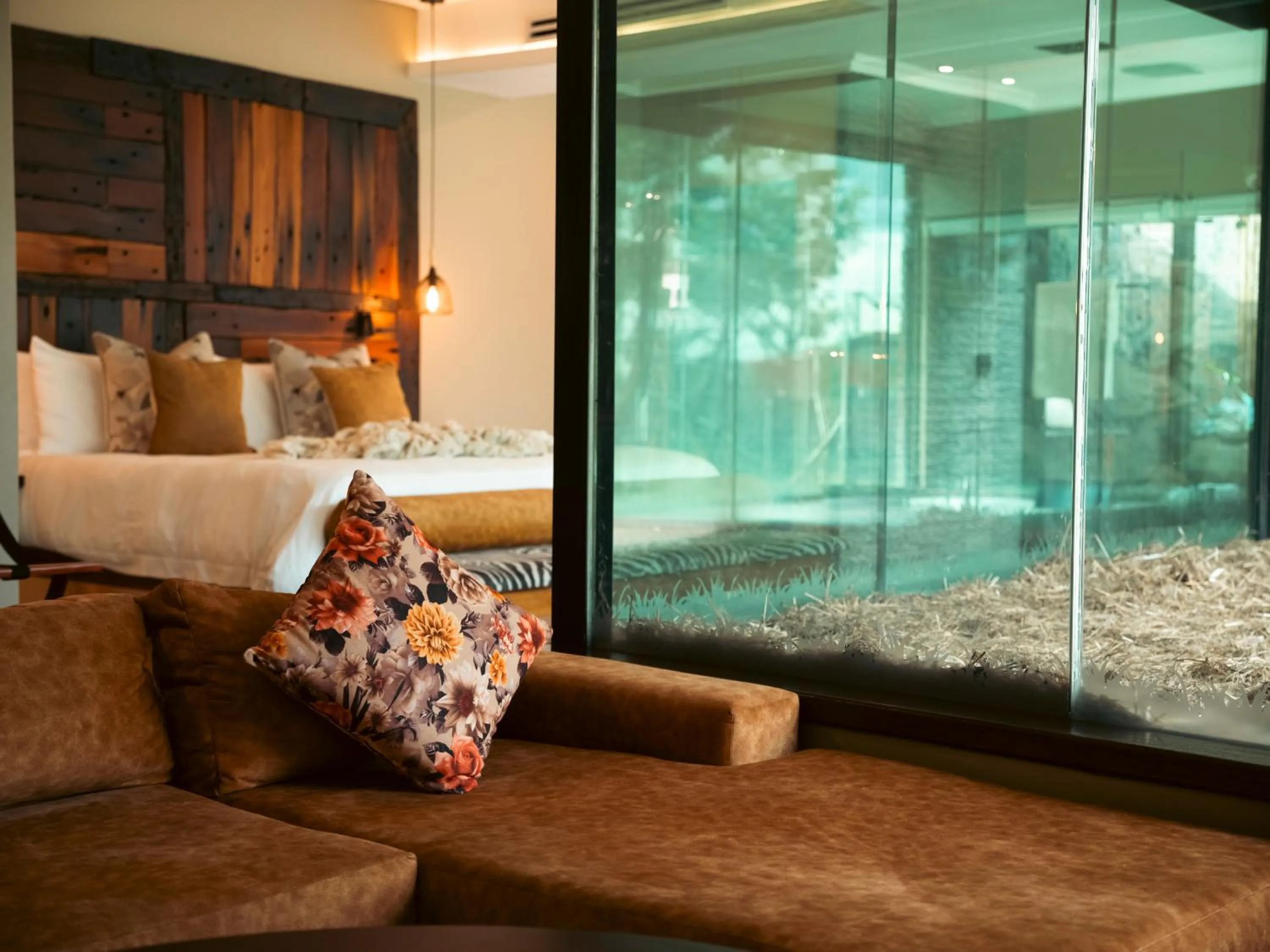 Seating area, Bed in Shekinah Lion & Game Lodge