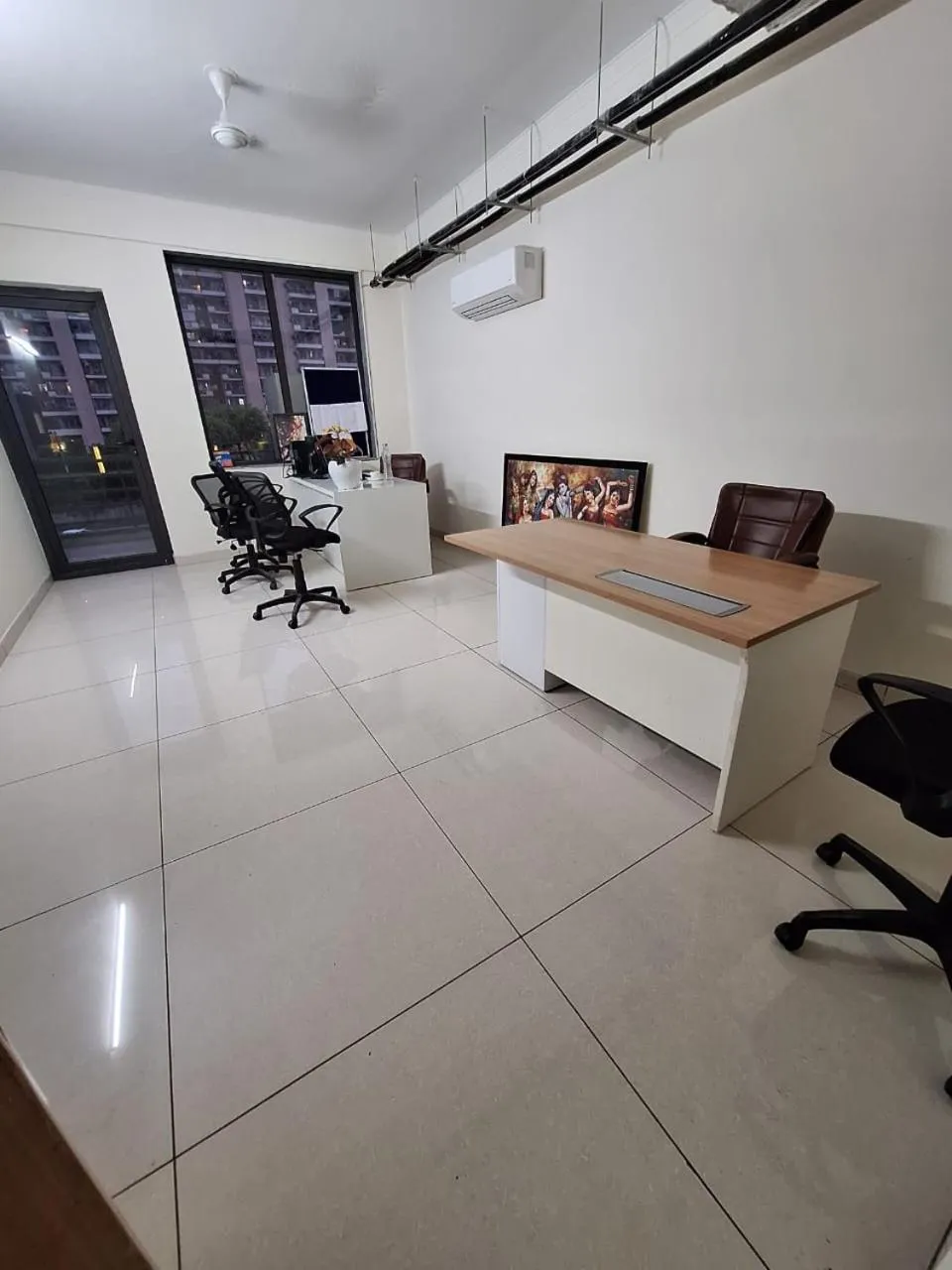 Business facilities in RR Galaxy