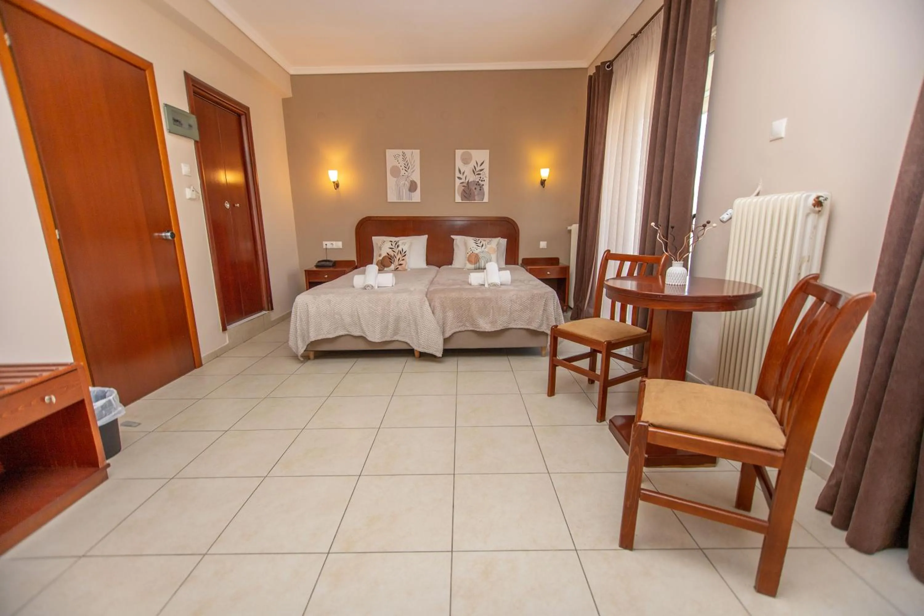 Bed in Hotel Strimoniko