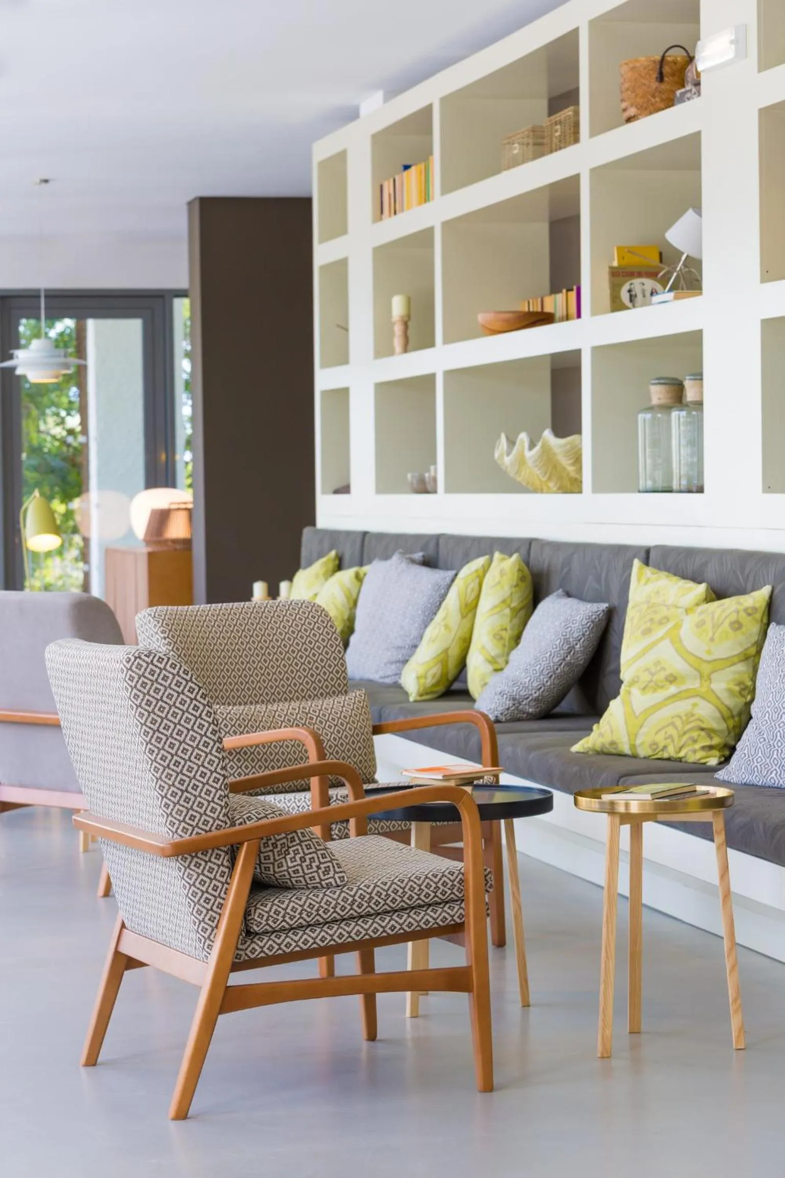 Communal lounge/ TV room in OZADI Tavira Hotel